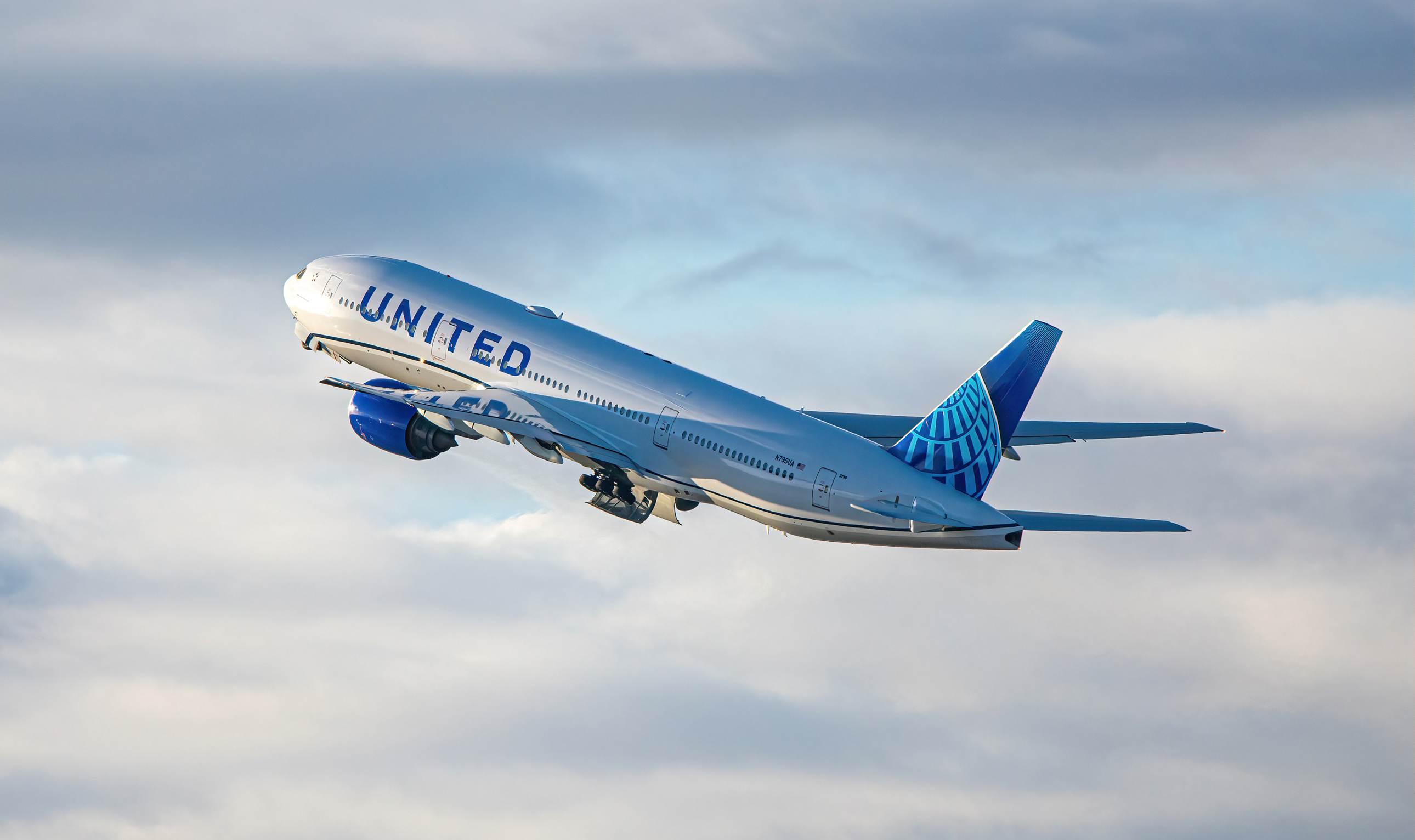 Full size: United Airlines Boeing 777-200ER N795UA at San Francisco International Airport