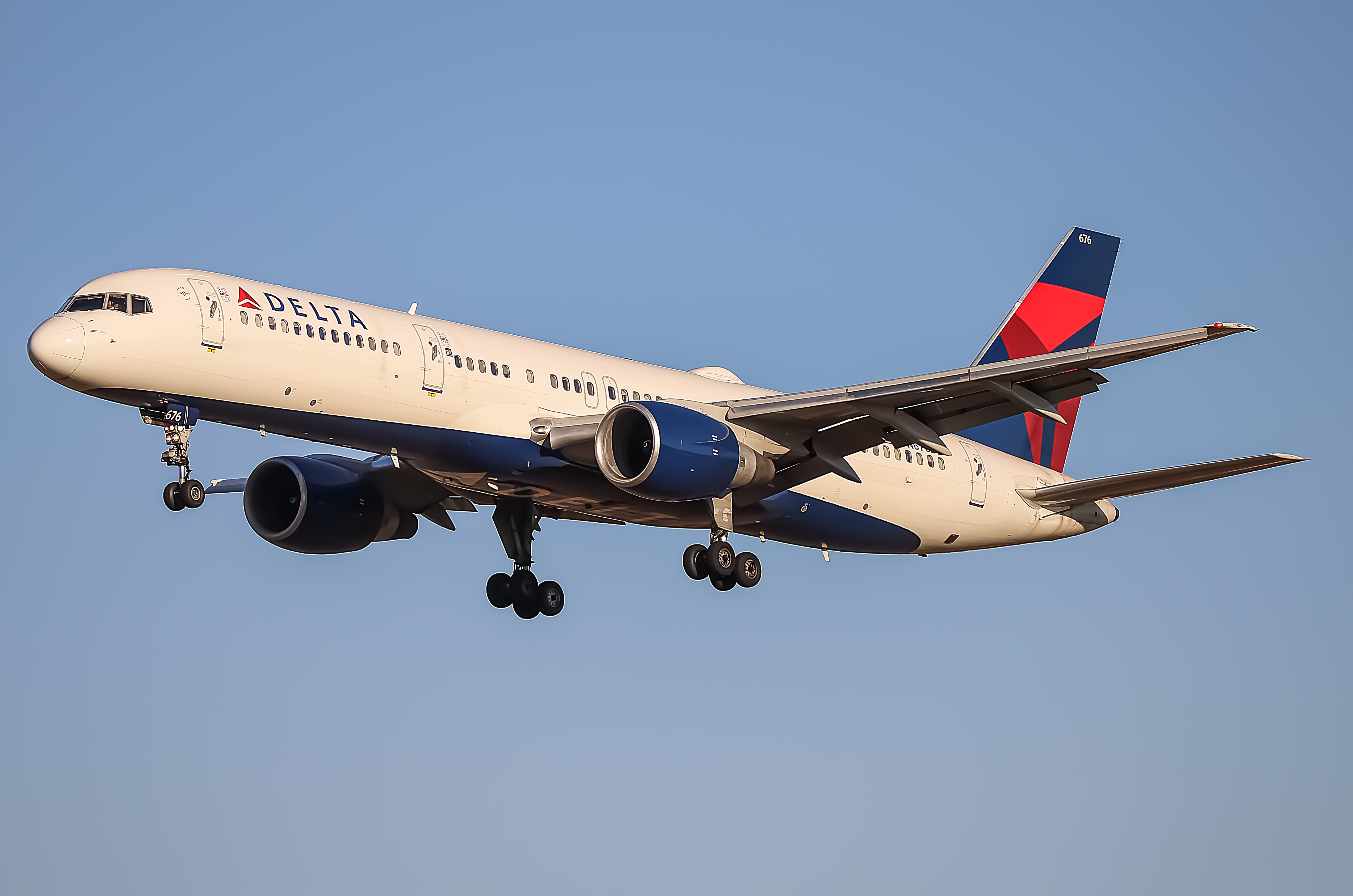 Full size: Delta Airlines Boeing 757-200 N676DL at Baltimore/Washington International Thurgood Marshall Airport