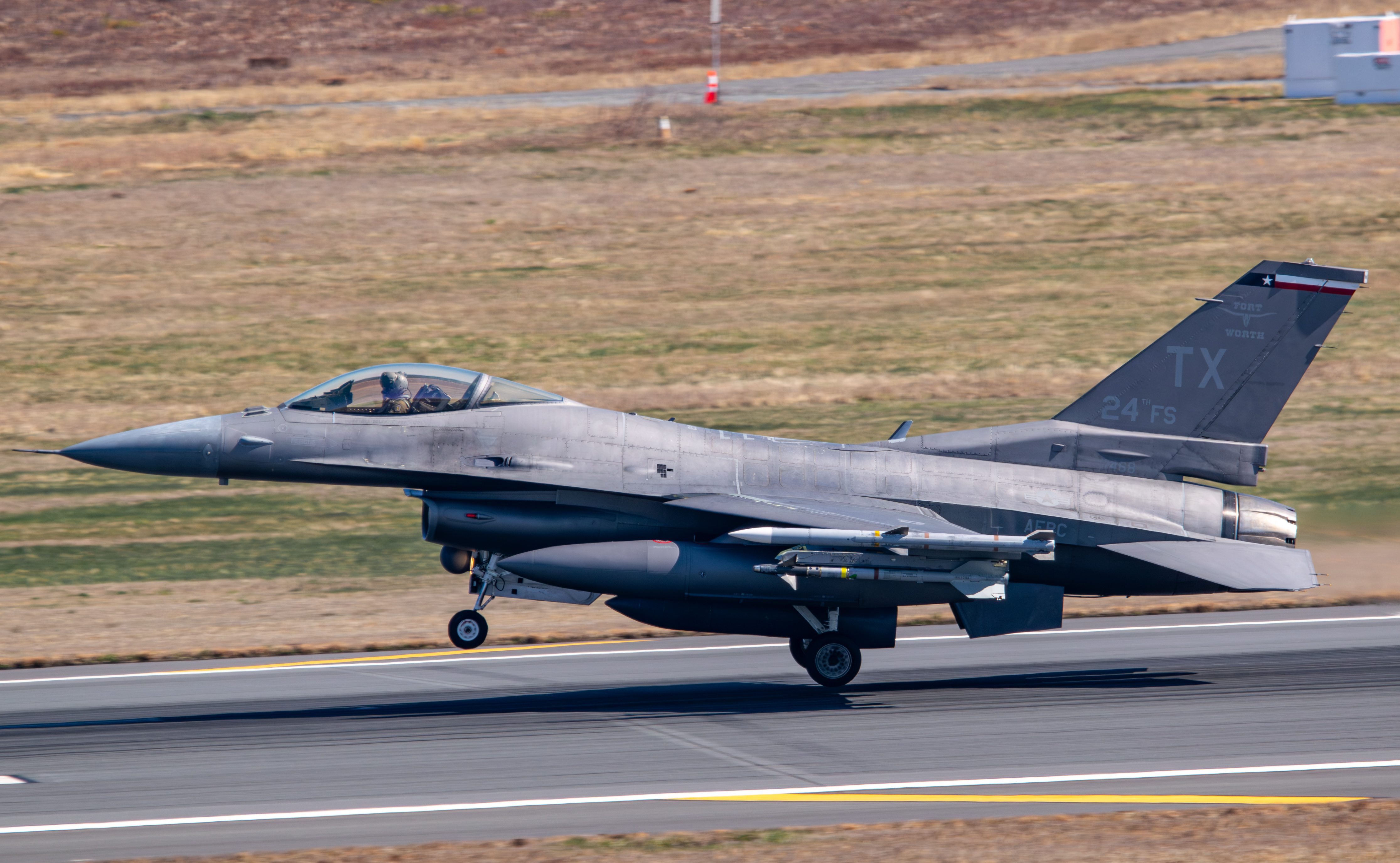 Full size: USAF - United States Air Force General Dynamics F-16 Fighting Falcon 085468 at Atlantic City International Airport