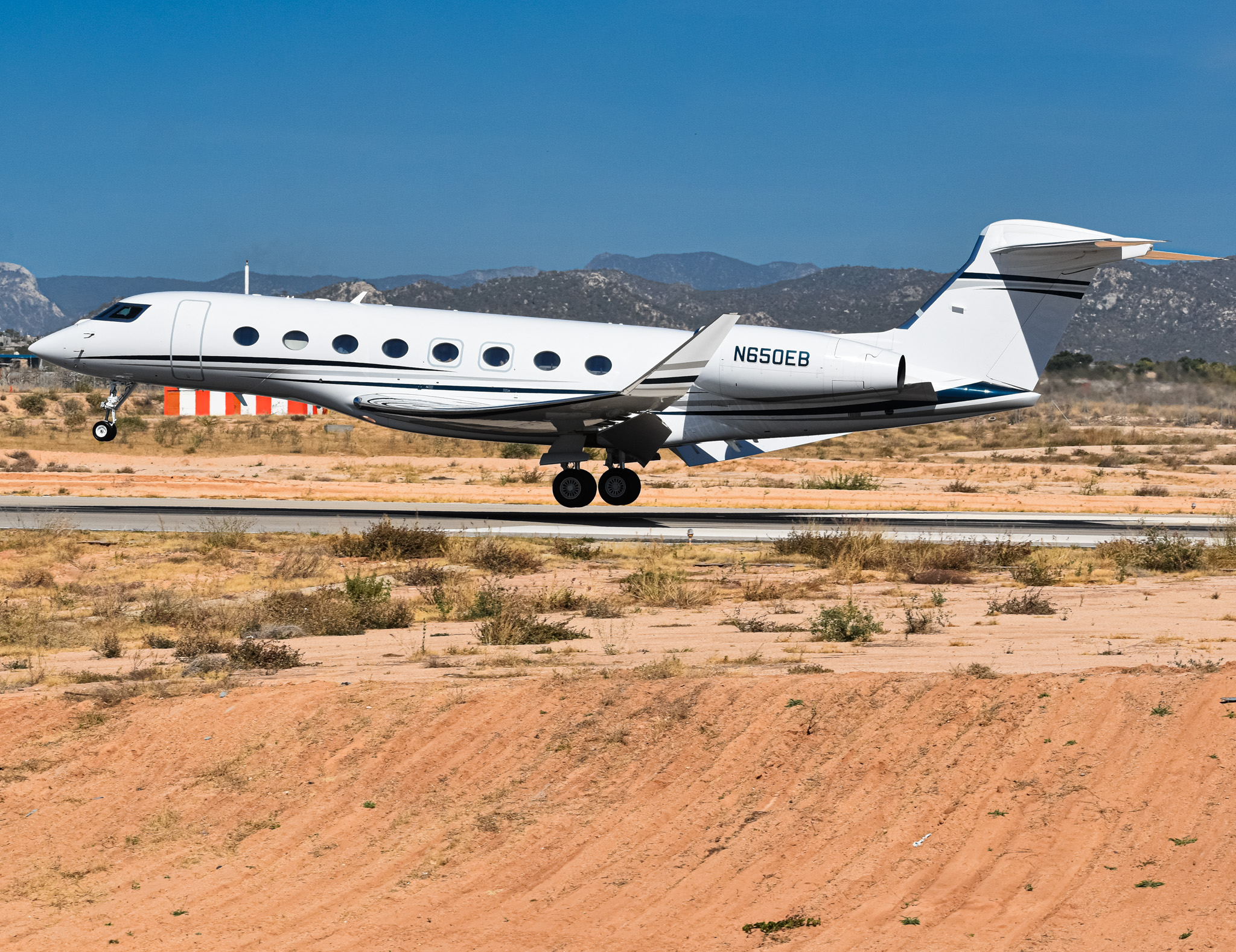 Full size: PRIVATE Gulfstream G650 N650EB at Aeropuerto de Cabo San Lucas Internacional
