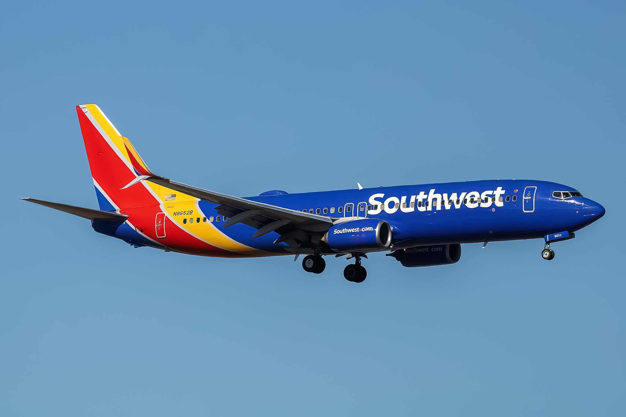Full size: Southwest Airlines Boeing 737-800 N8652B at Boise Air Terminal/Gowen Field