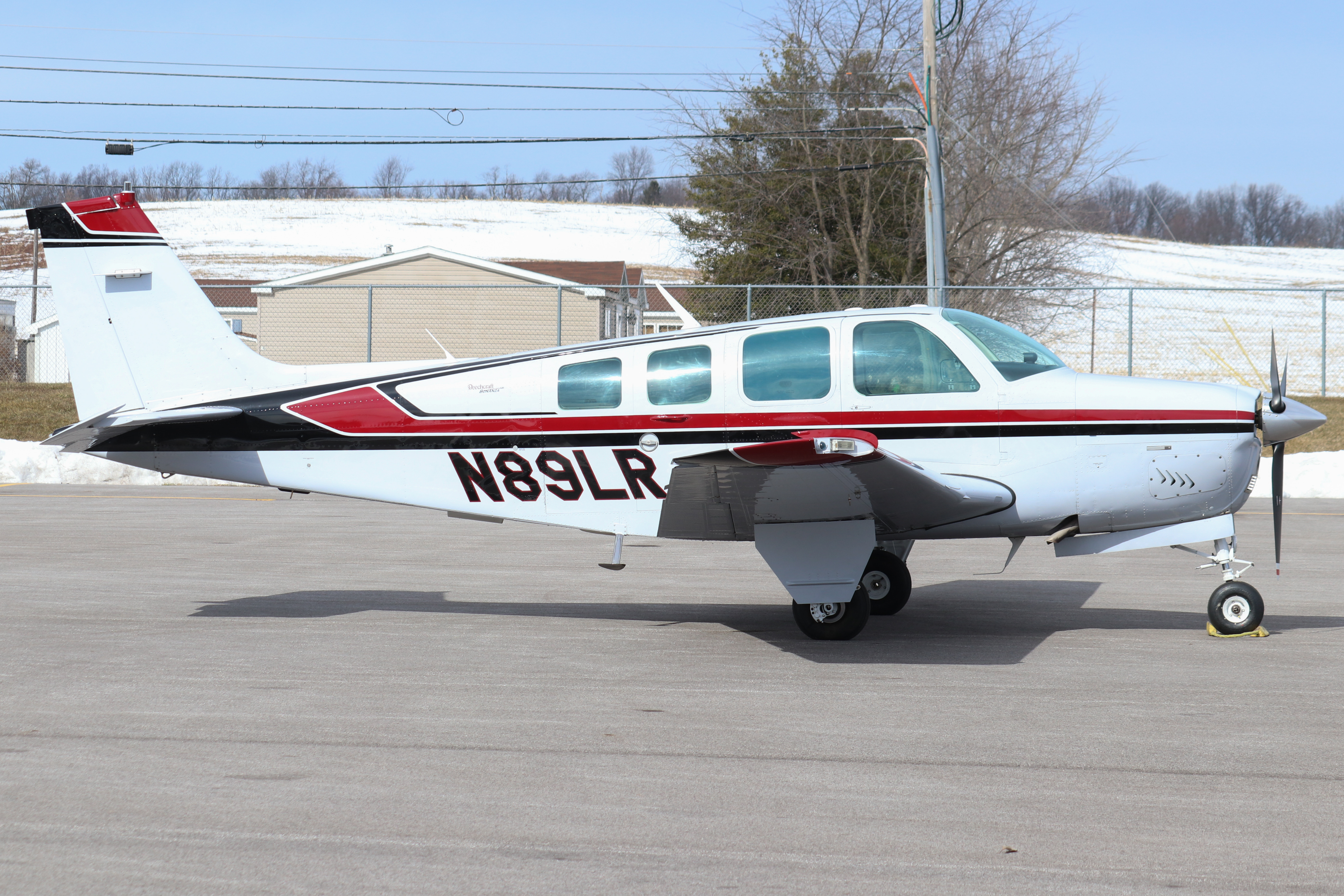 Full size: PRIVATE Beechcraft 36 Bonanza N89LR at York Airport