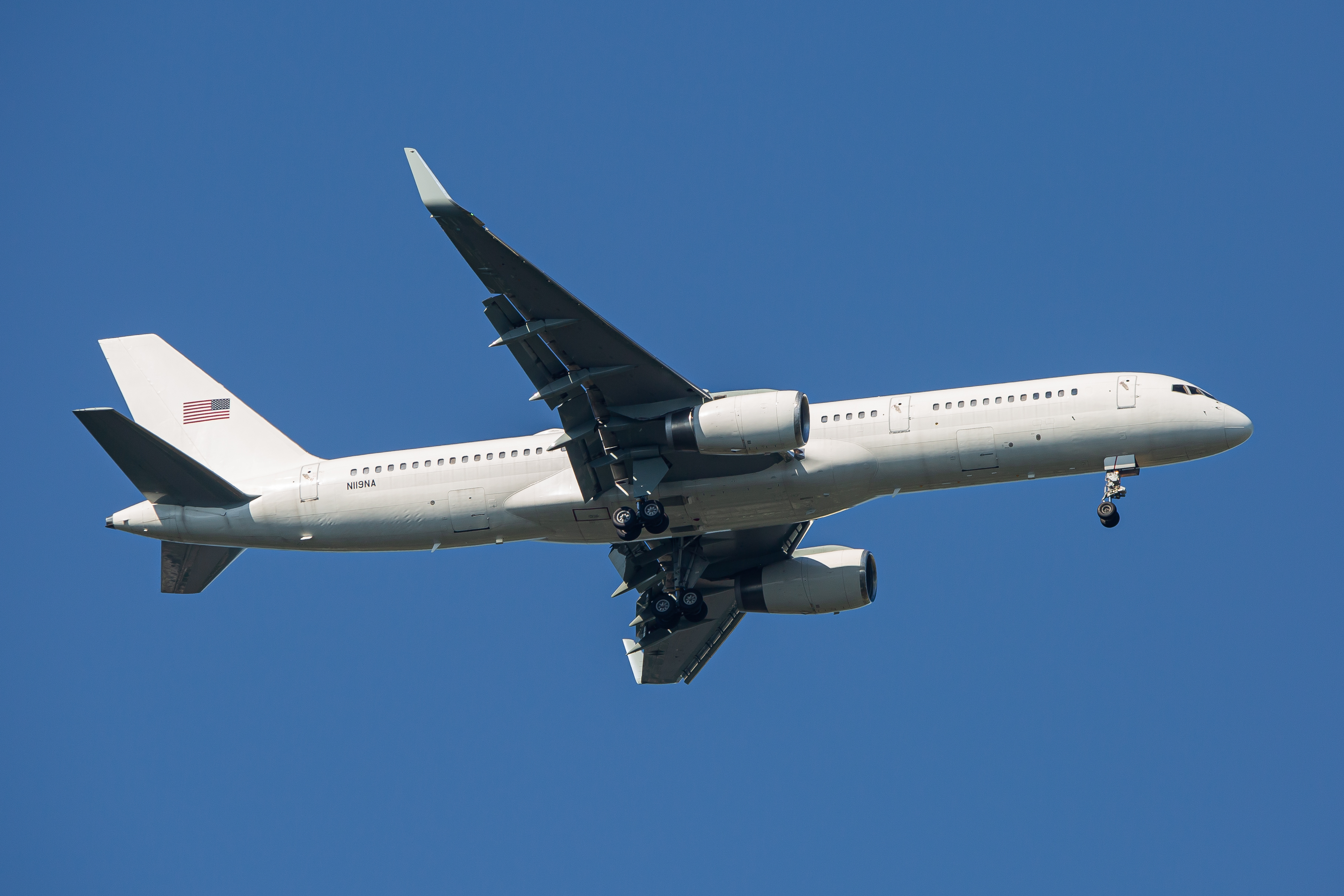 Full size: United States Department of Justice  Boeing 757-200 N119NA  at Baltimore/Washington International Thurgood Marshall Airport