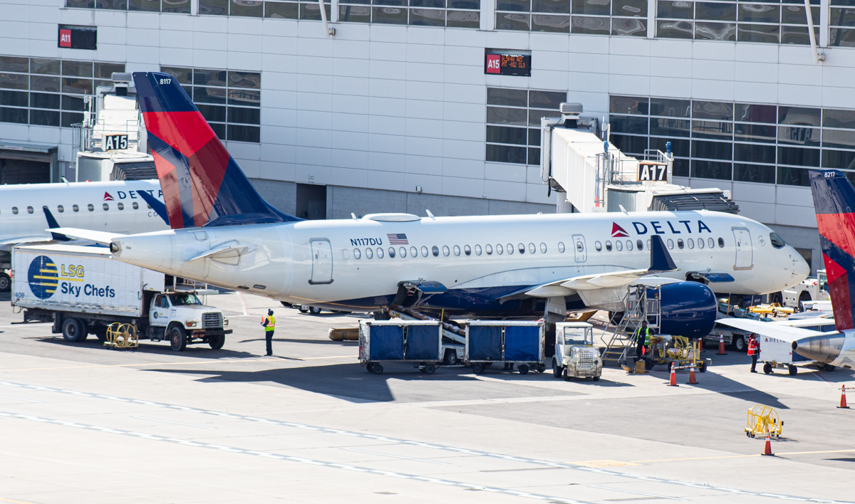 Full size: Delta Airlines Airbus A220-200 N117DU at Detroit Metro Wayne County Airport