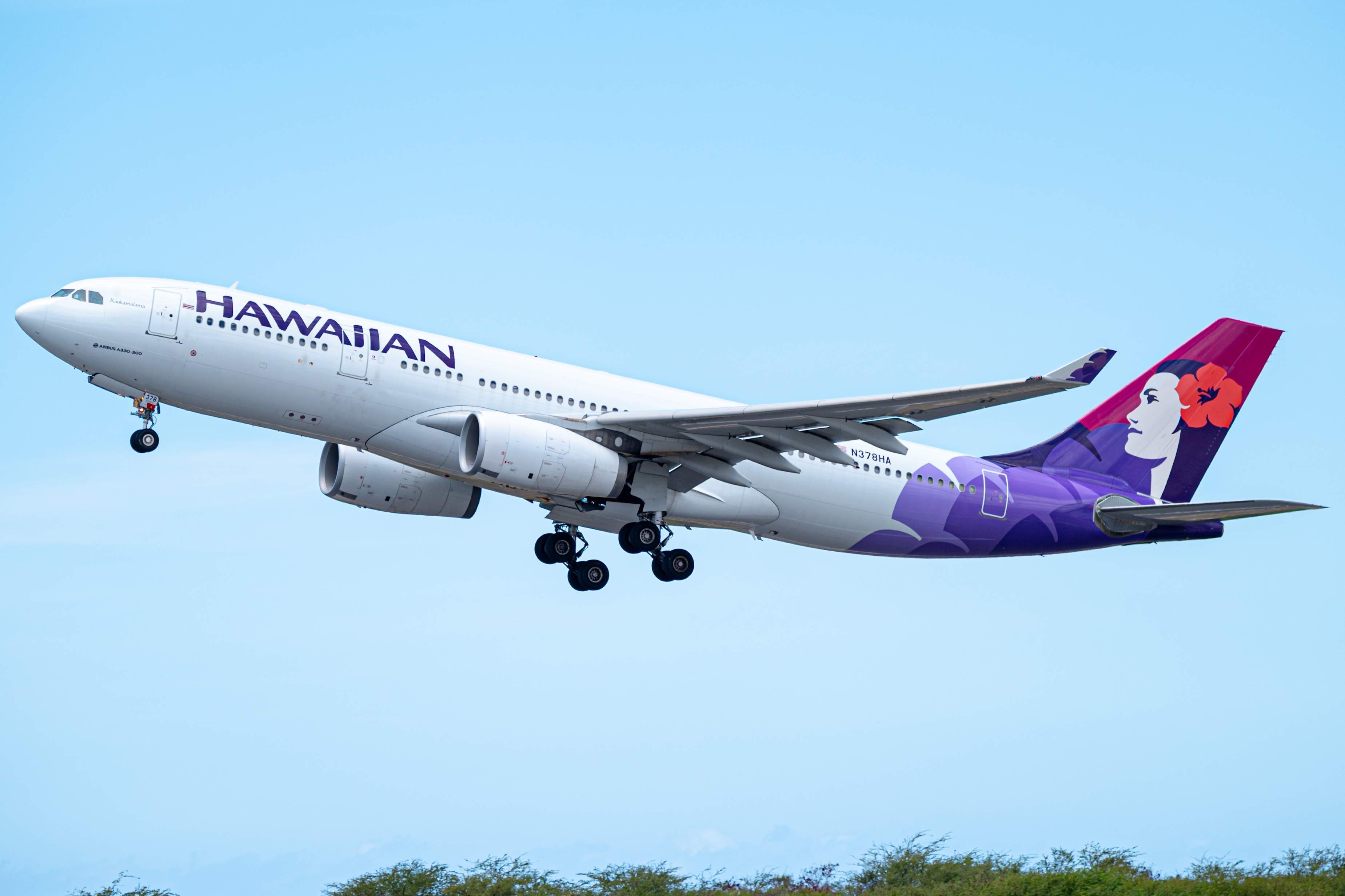 Full size: Hawaiian Airlines Airbus A330-200 N378HA at Daniel K Inouye International Airport