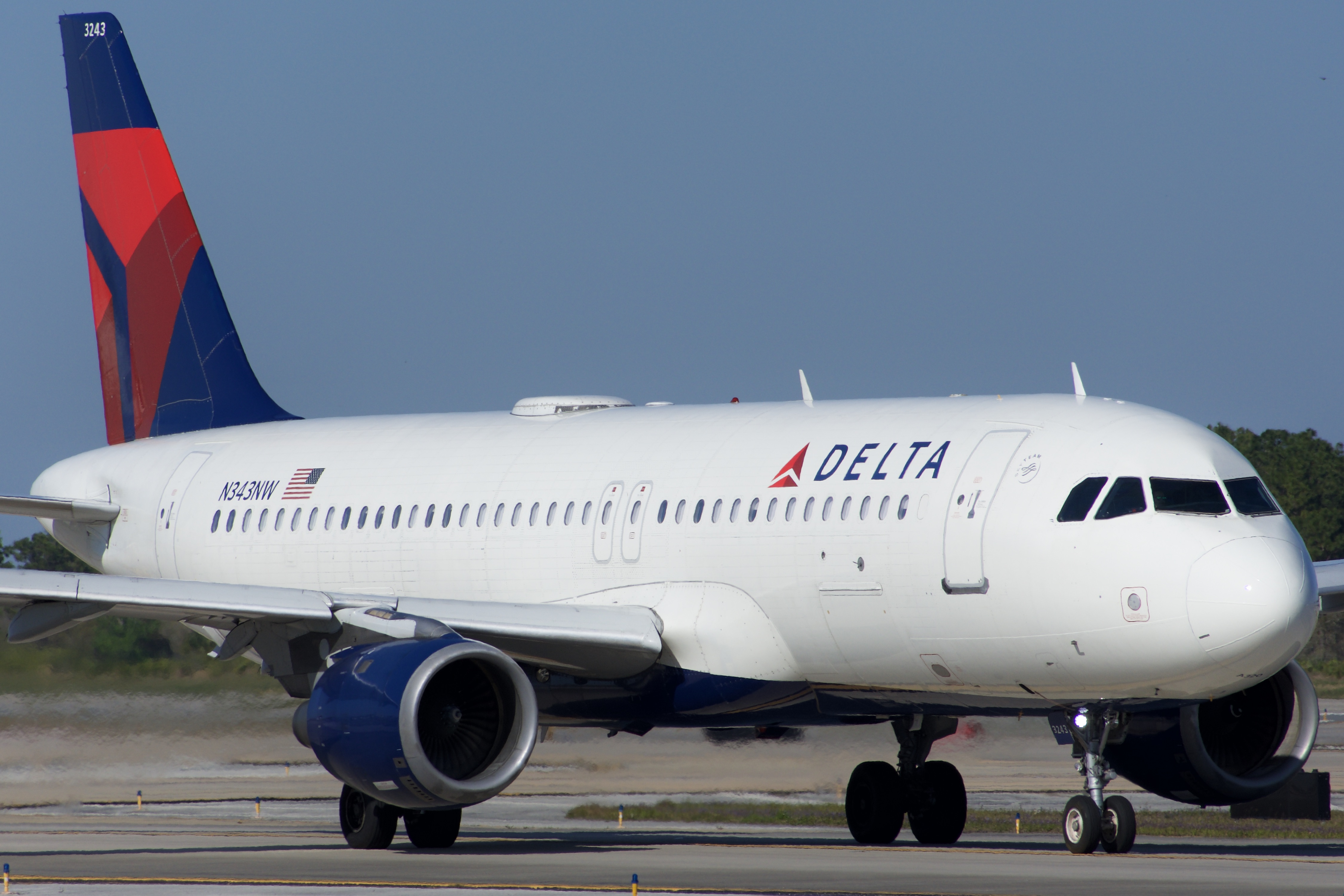 Full size: Delta Airlines Airbus A320 N343NW at Orlando International Airport