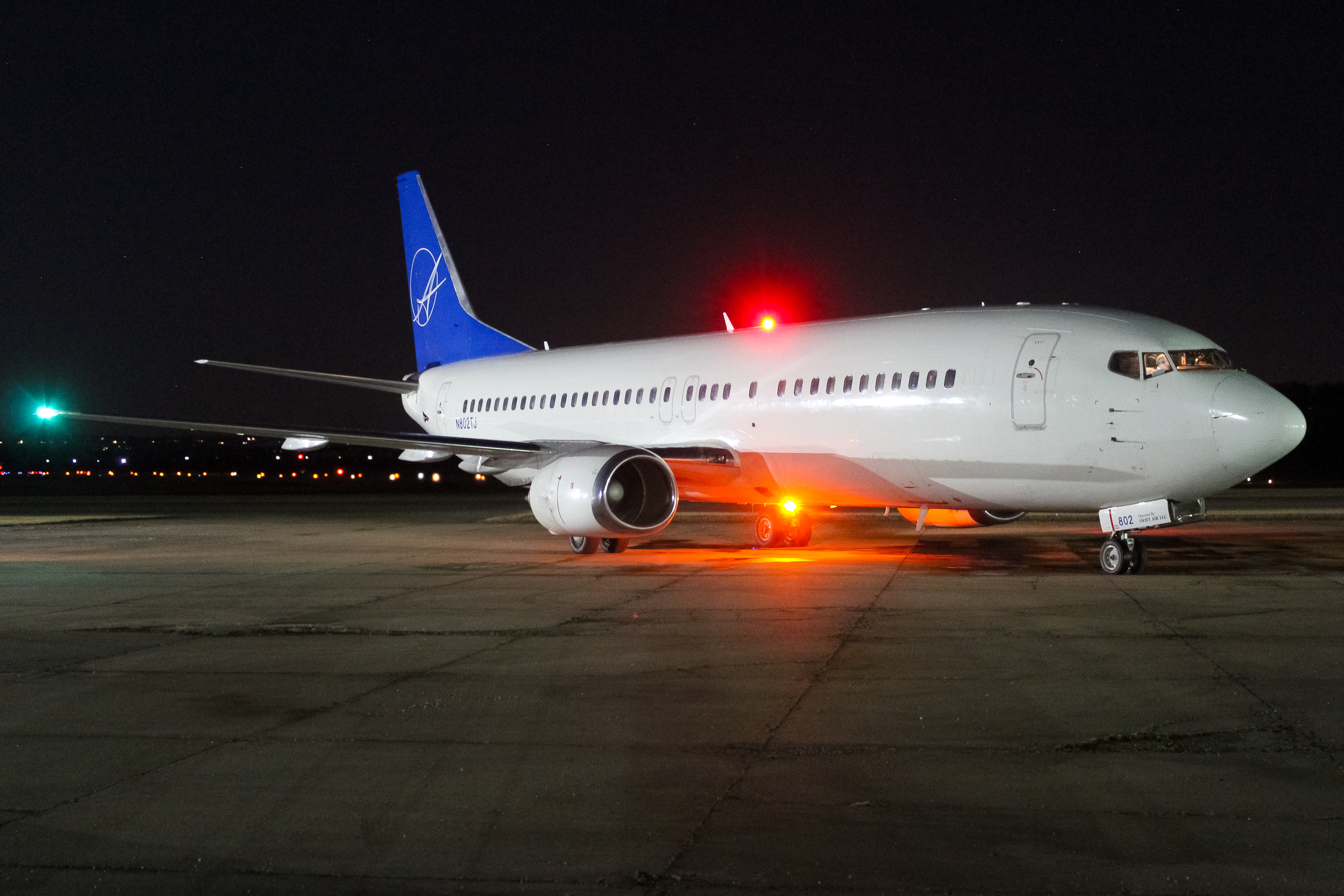 Full size: iAero Airways Boeing 737-4B7 N802TJ at Cincinnati Municipal Airport/Lunken Field