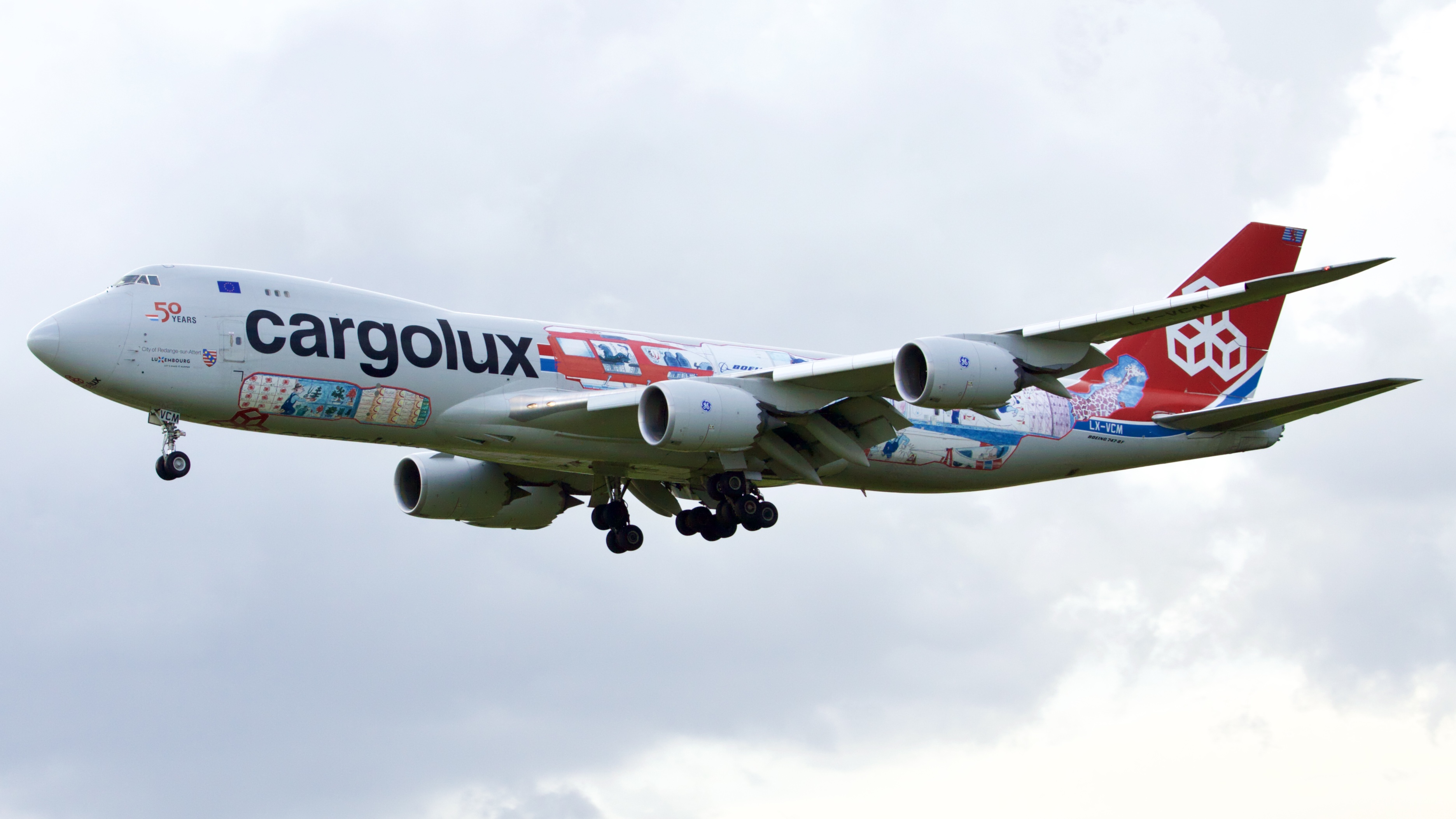 Full size: CargoLux Boeing 747-8F LX-VCM at Houston-George Bush Intercontinental Airport