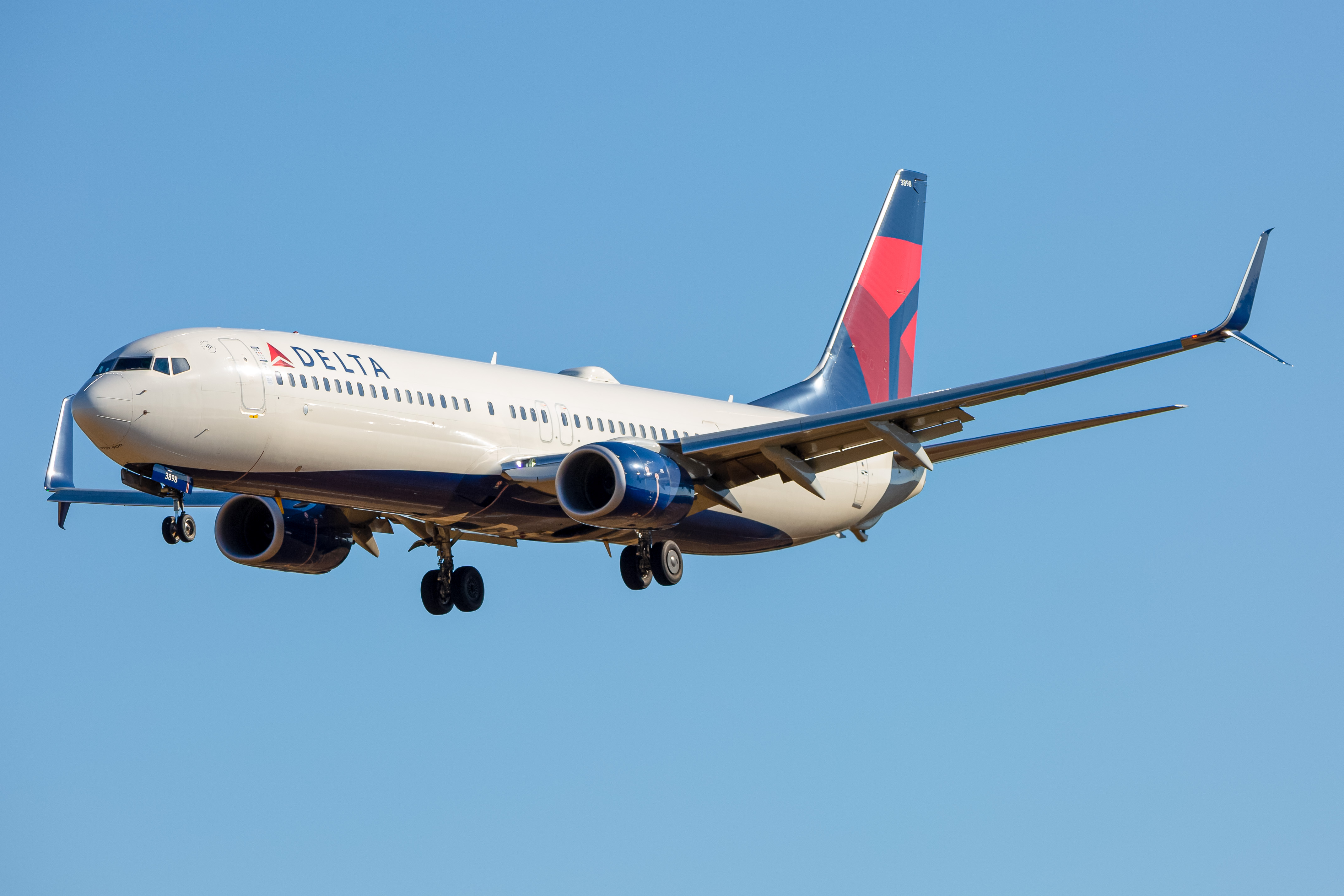 Full size: Delta Airlines Boeing 737-900ER N898DN at Baltimore/Washington International Thurgood Marshall Airport
