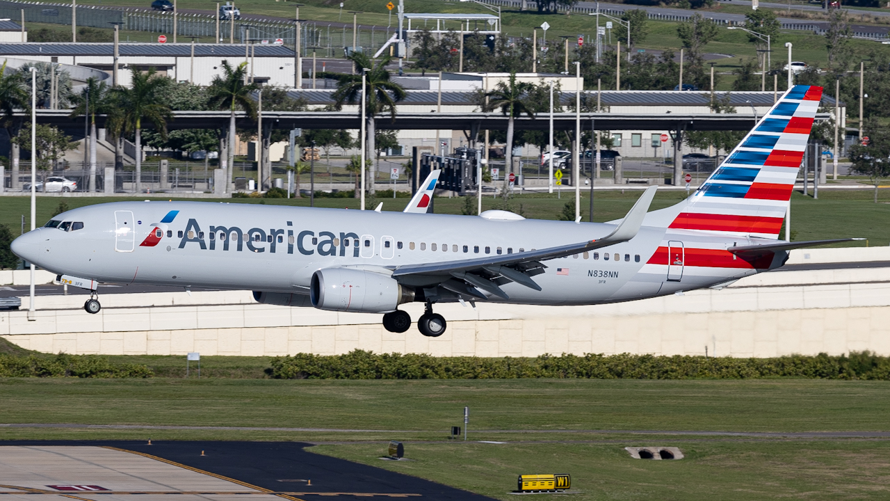 Full size: American Airlines Boeing 737-800 N838NN at Tampa International Airport
