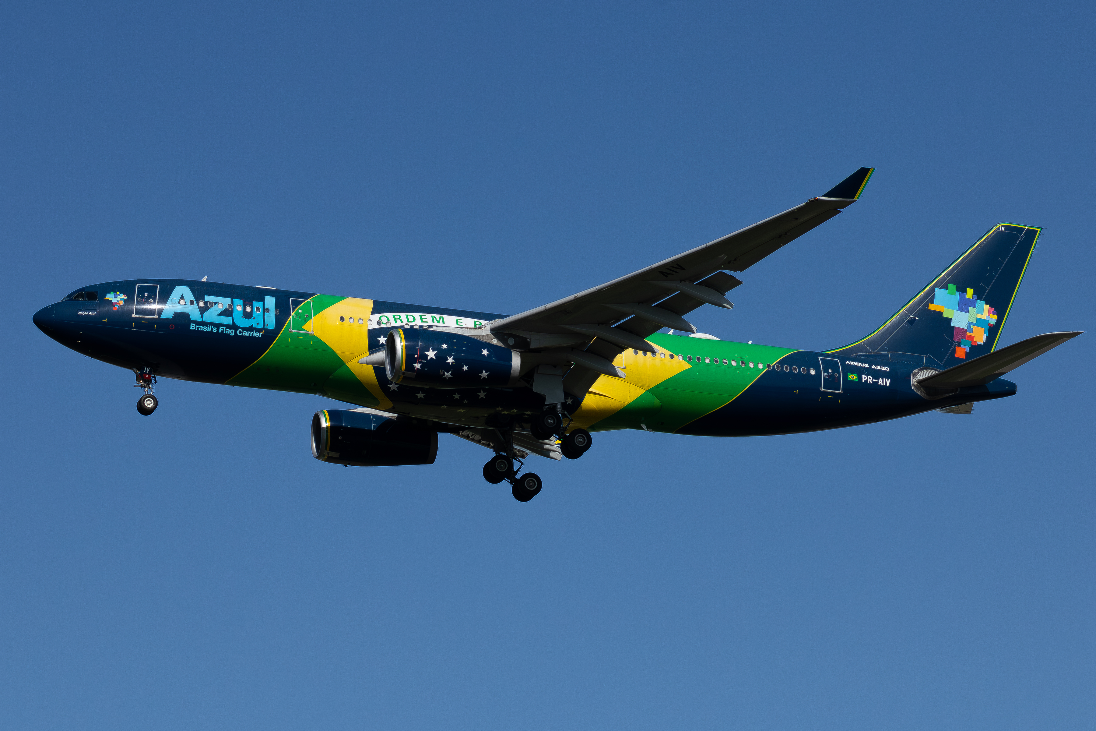 Full size: Azul  Airbus A330-200 PR-AIV at Orlando International Airport