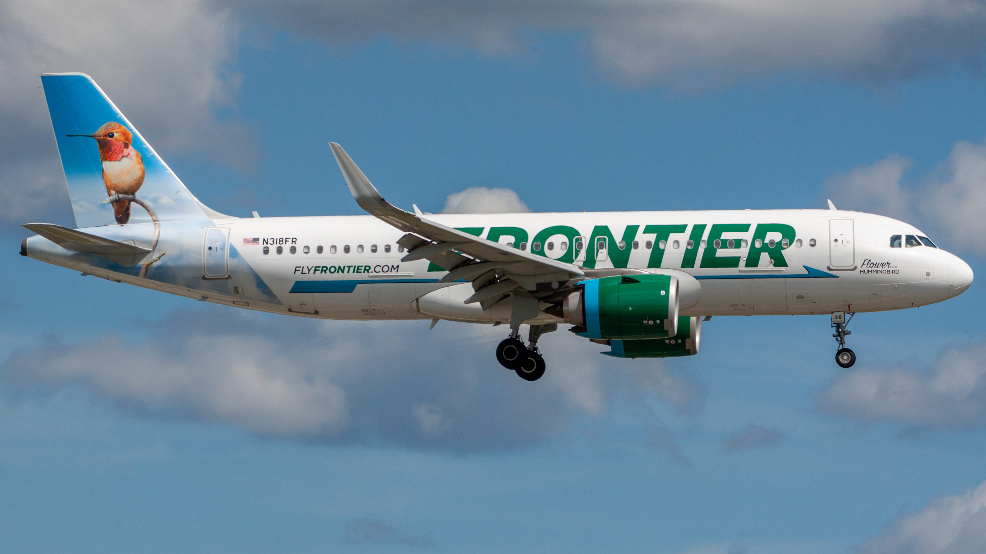 Full size: Frontier Airlines Airbus A320NEO N318FR at Orlando International Airport