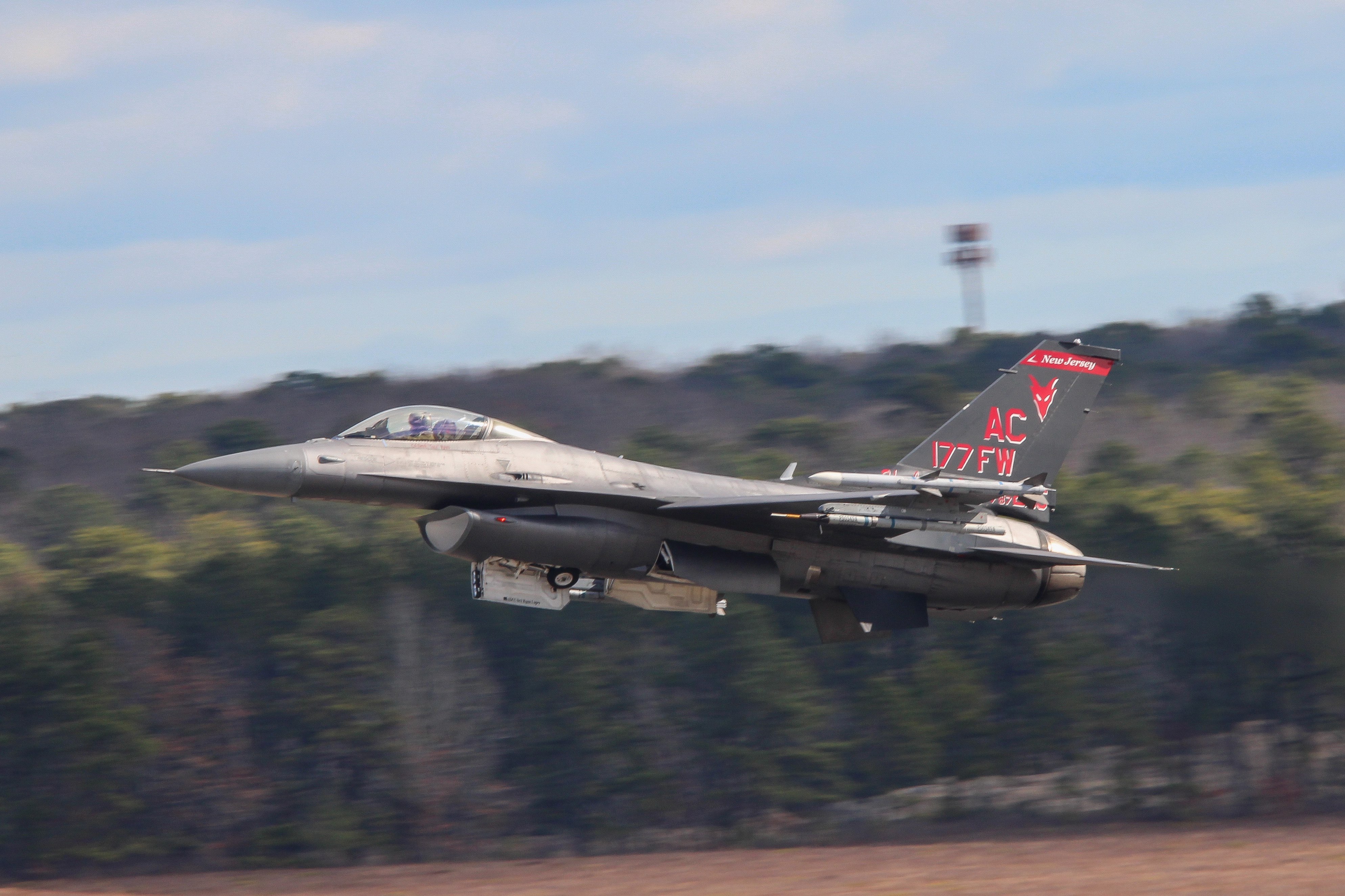 Full size: USAF - United States Air Force General Dynamics F-16 Fighting Falcon 87-0225 at Atlantic City International Airport