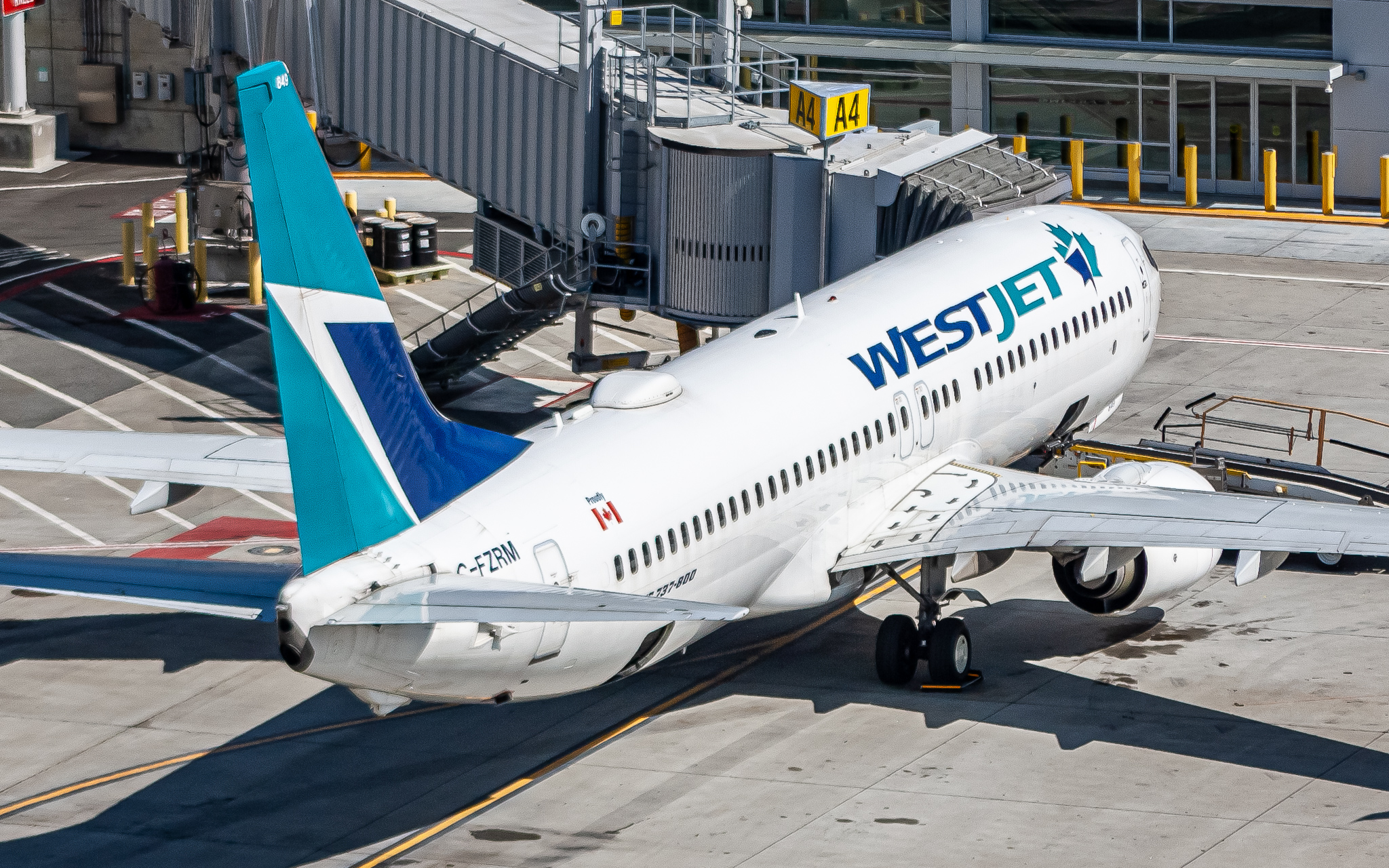 Full size: WestJet Boeing 737-800 C-FZRM at San Francisco International Airport