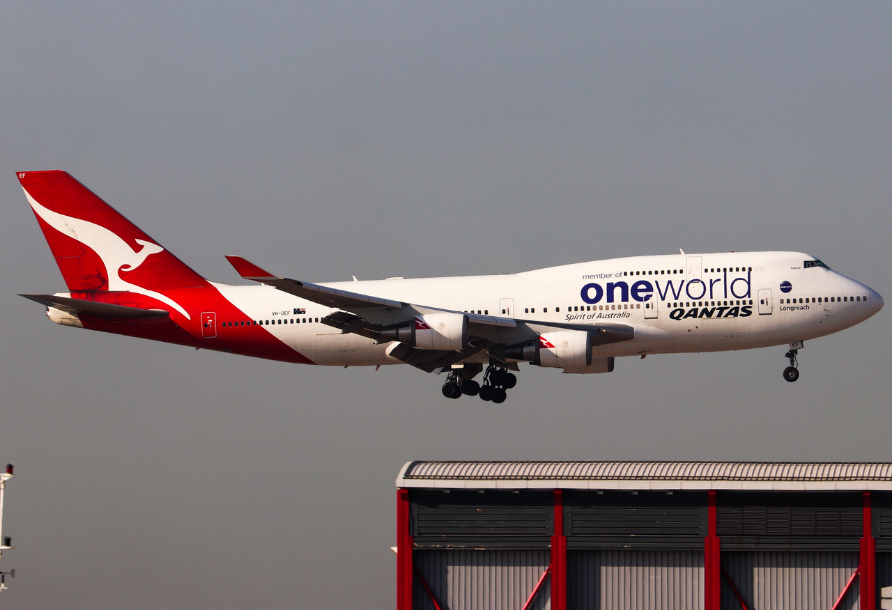 Full size: Qantas Airways Boeing 747-400 VH-OEF at Hong Kong International Airport