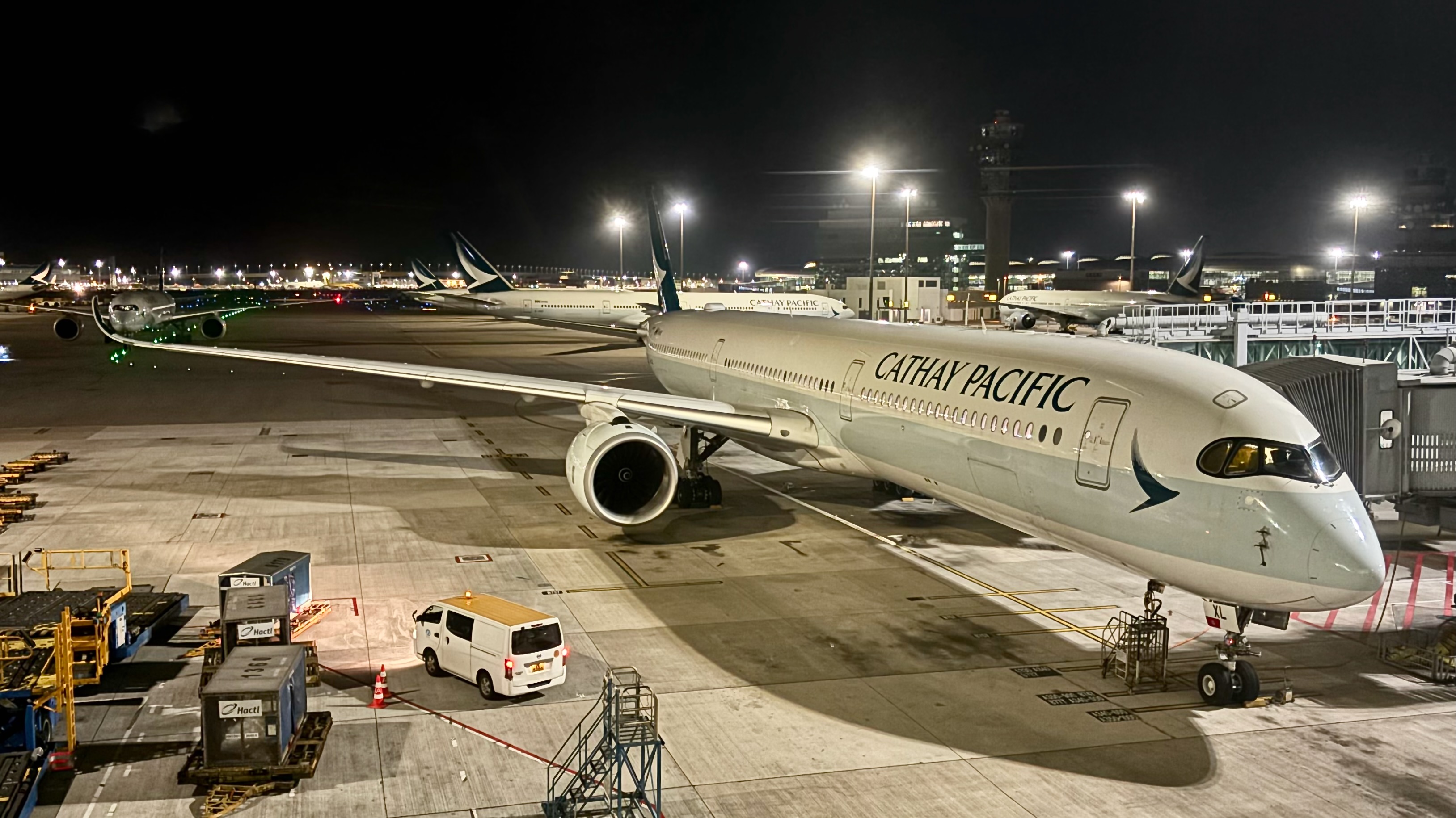 Full size: Cathay Pacific Airbus A350-1000 B-LXL at Hong Kong International Airport