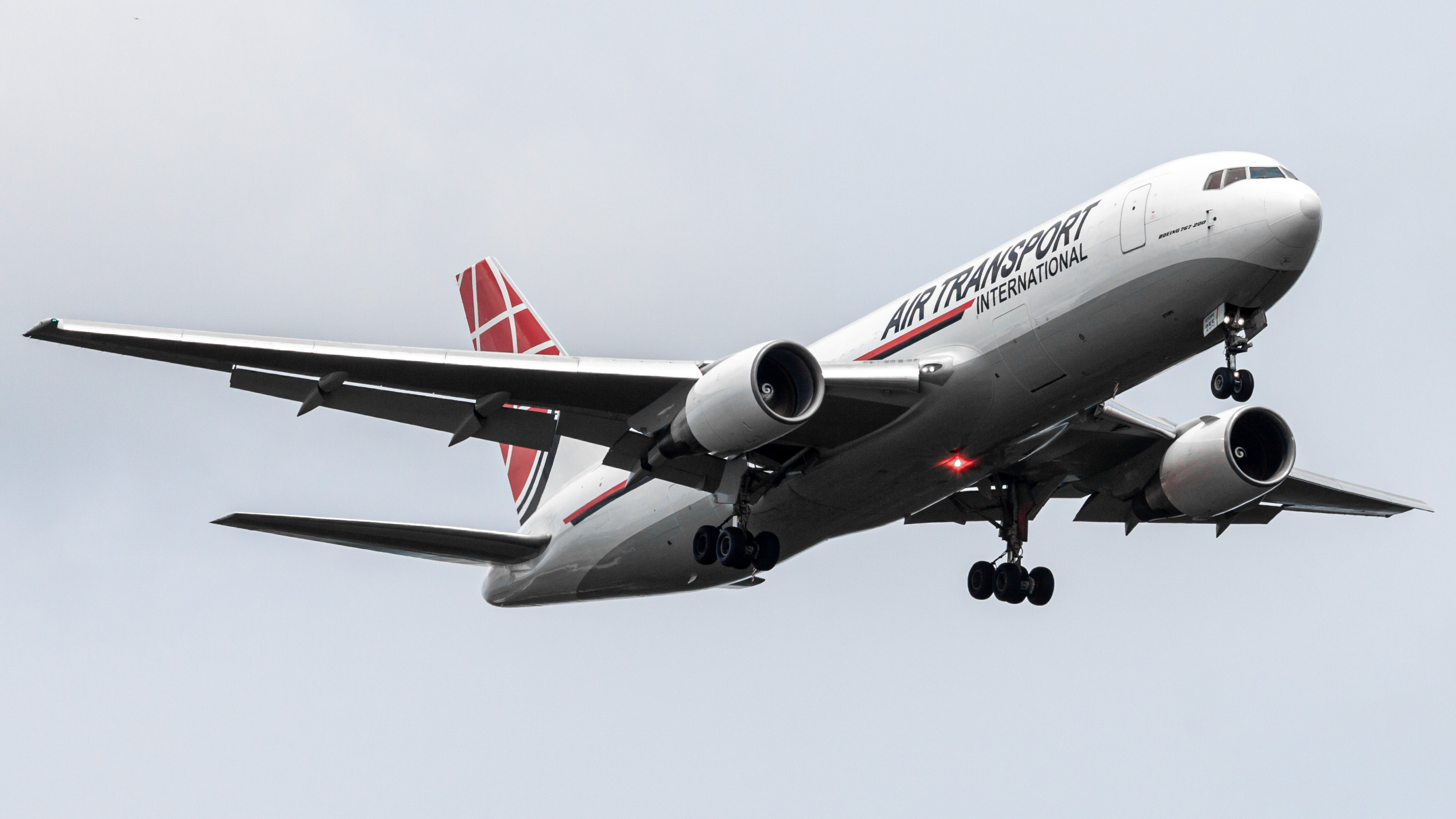 Full size: Air Transport International Boeing 767-200F N255CM at Houston-George Bush Intercontinental Airport