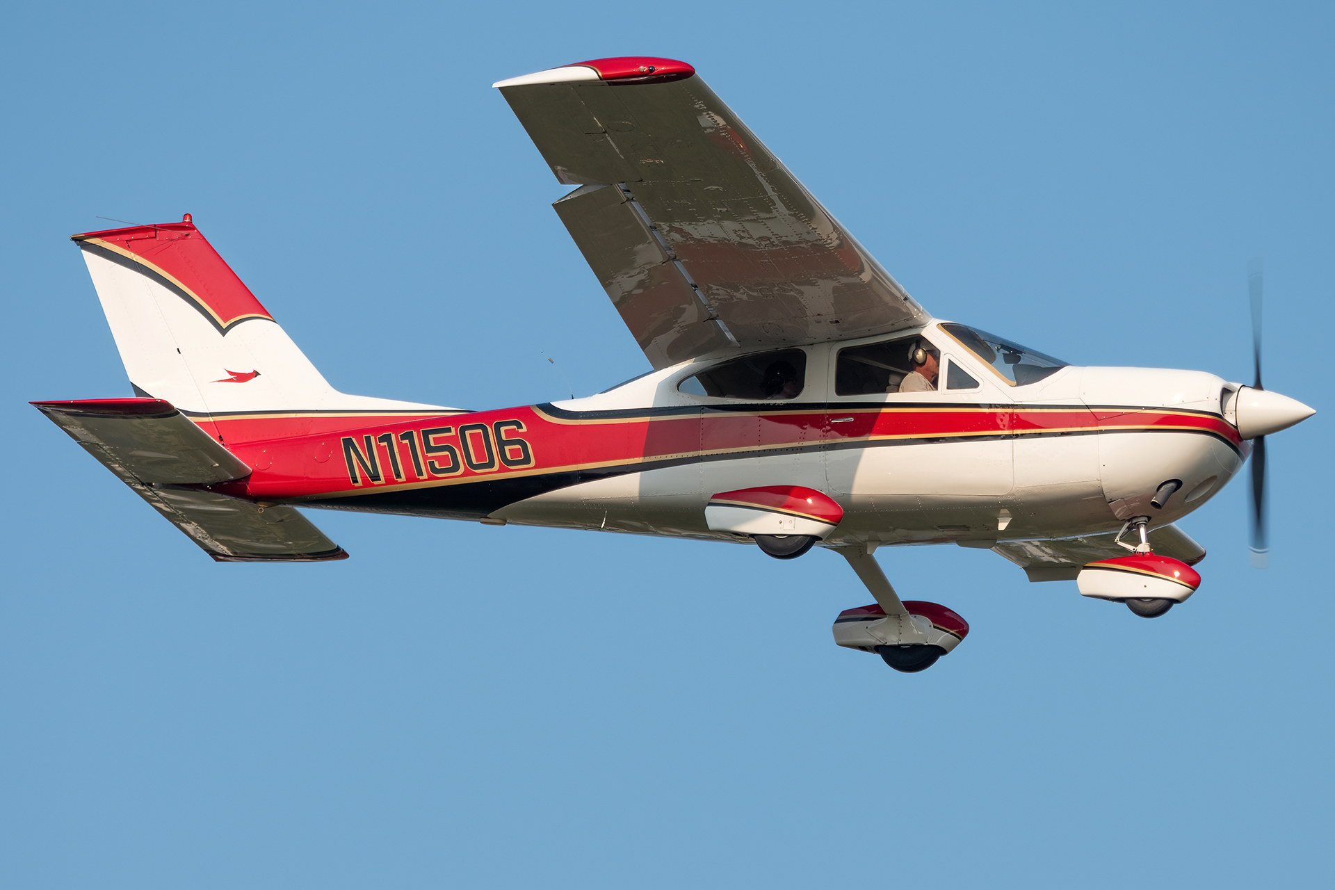 Full size: PRIVATE Cessna 177 Cardinal N11506 at Washington Dulles International Airport