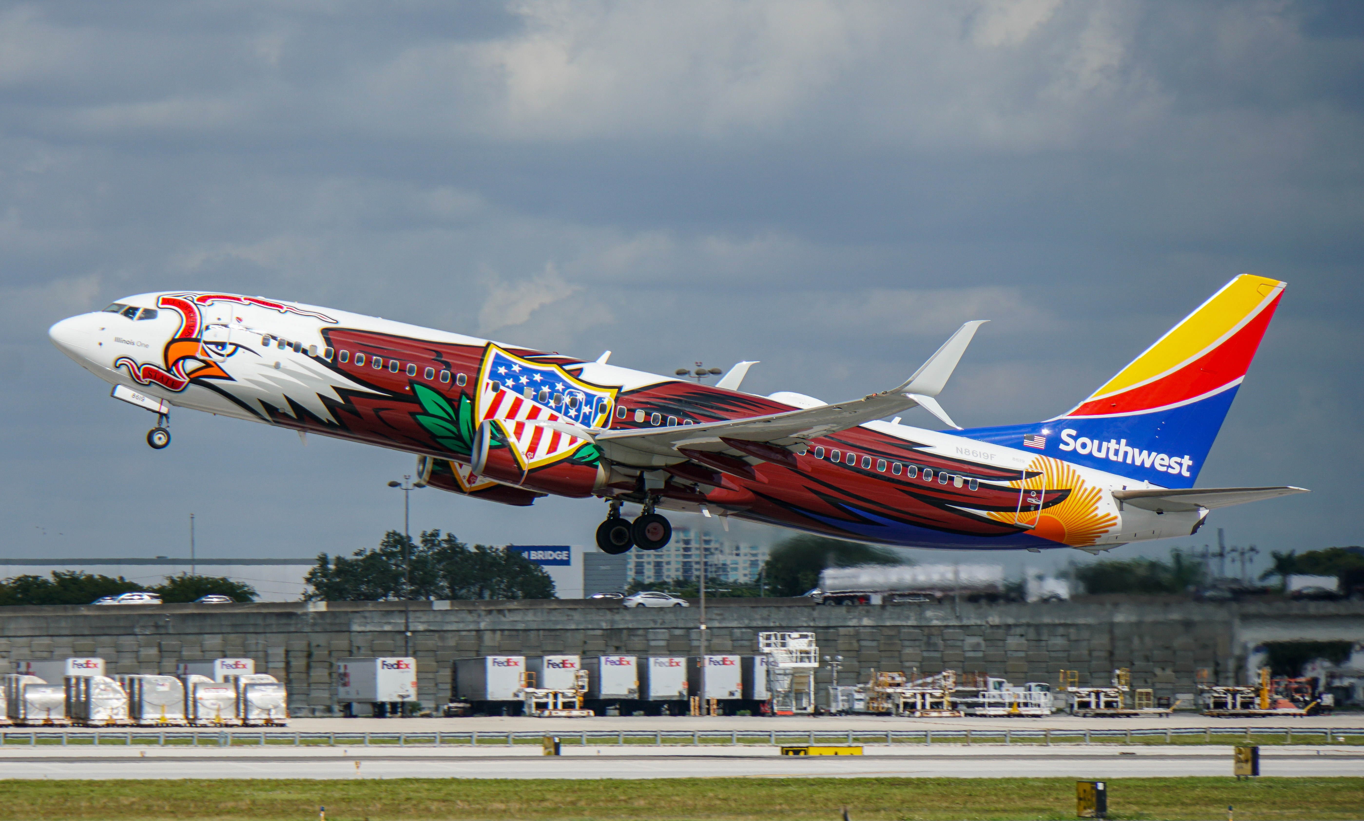 Full size: Southwest Airlines Boeing 737-800 N8619F at Fort Lauderdale/Hollywood International Airport