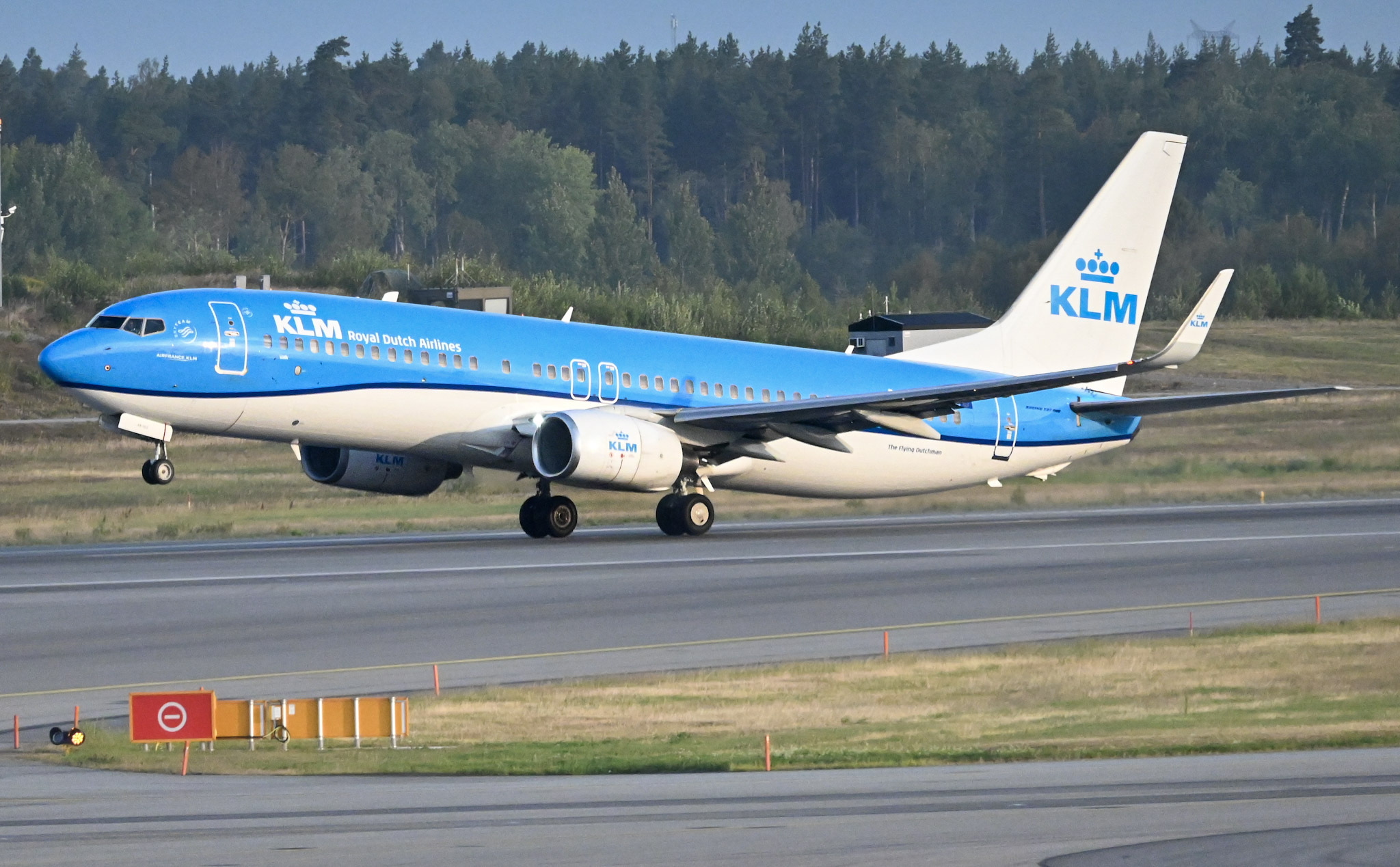 Full size: KLM Boeing 737-800 PH-BXB at Stockholm Arlanda Airport