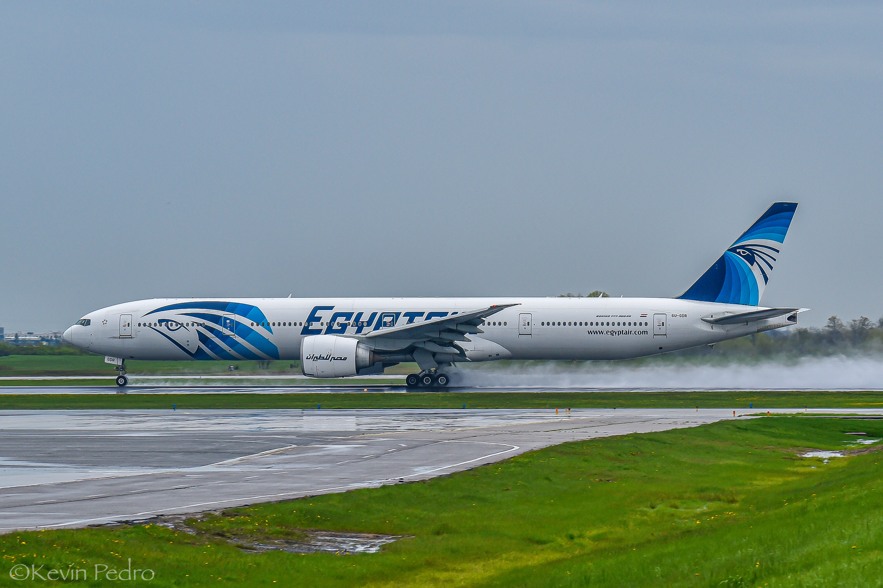 航空機・ヘリコプター EGYPTAIR Boeing 777-300ER 1/200 SKR855-L__75112.1719860259.