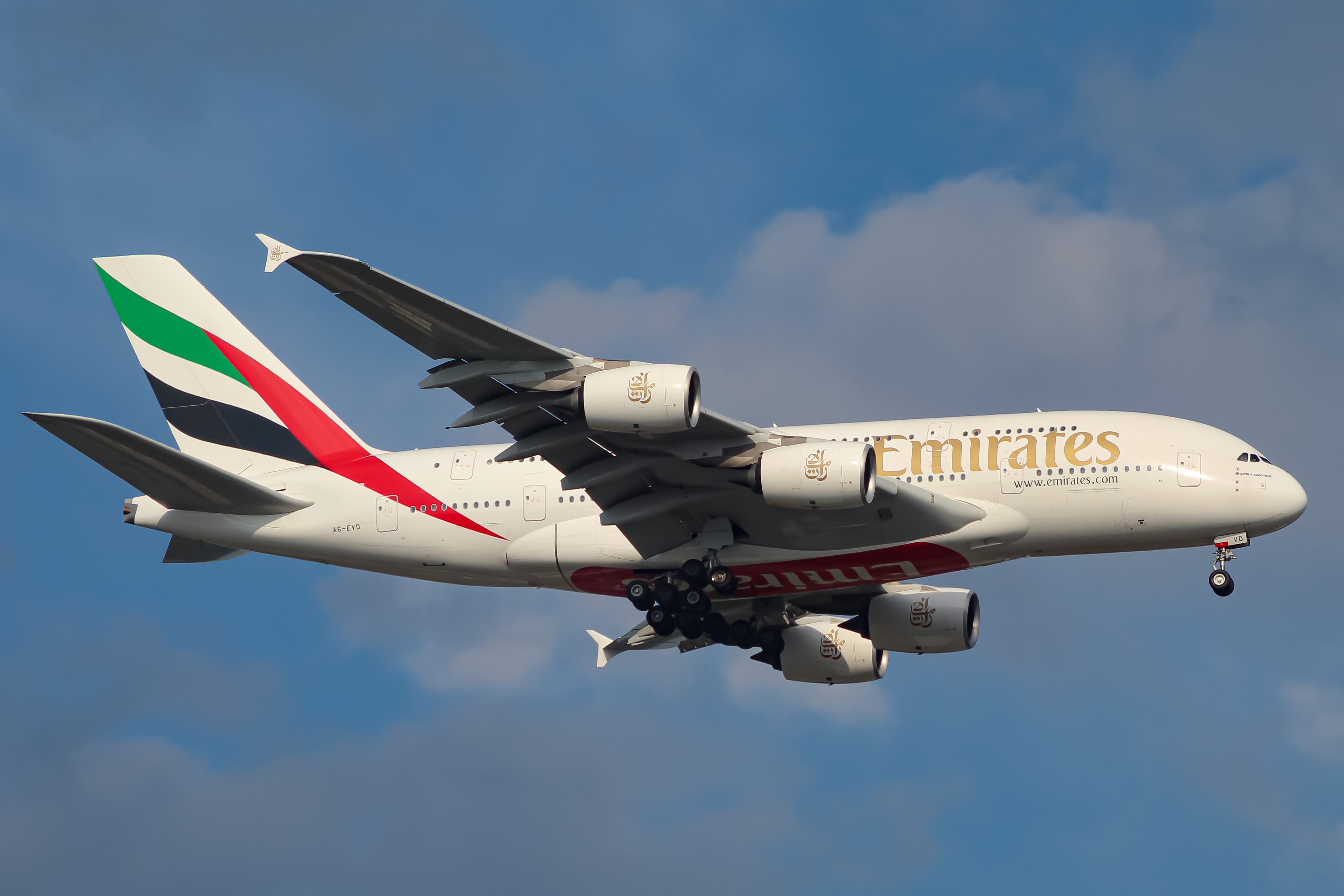 Full size: Emirates Airbus A380-800 A6-EVD at Washington Dulles International Airport