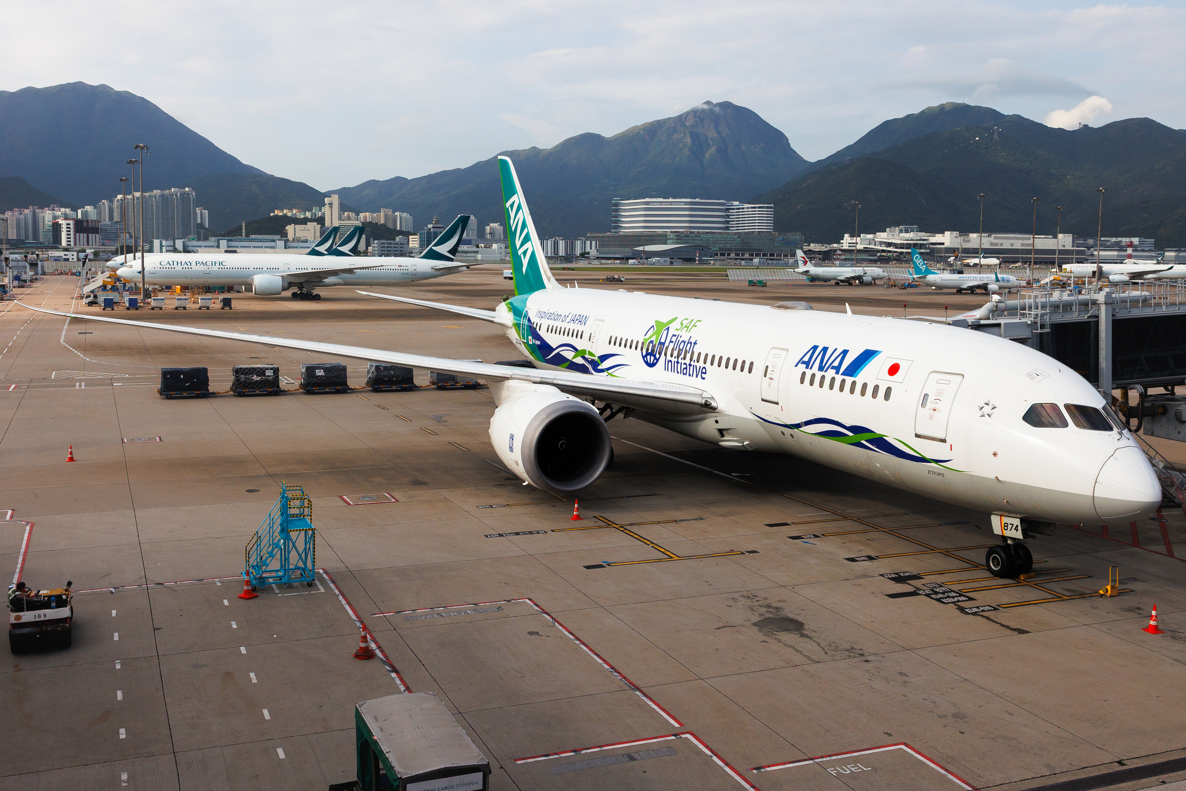 Full size: All Nippon Airways Boeing 787-9 JA874A at Hong Kong International Airport