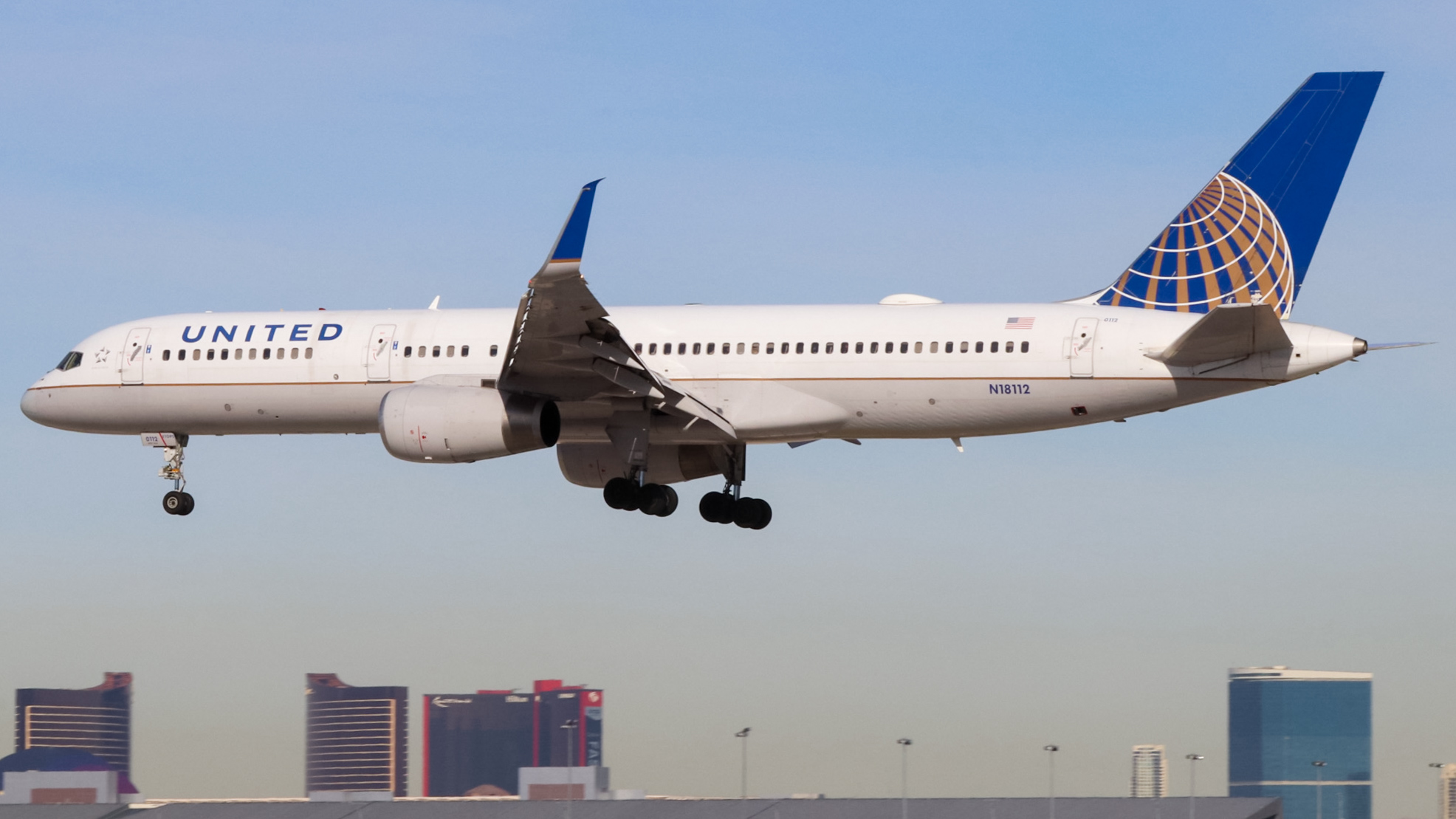 Full size: United Airlines Boeing 757-200 N18112 at Harry Reid International Airport
