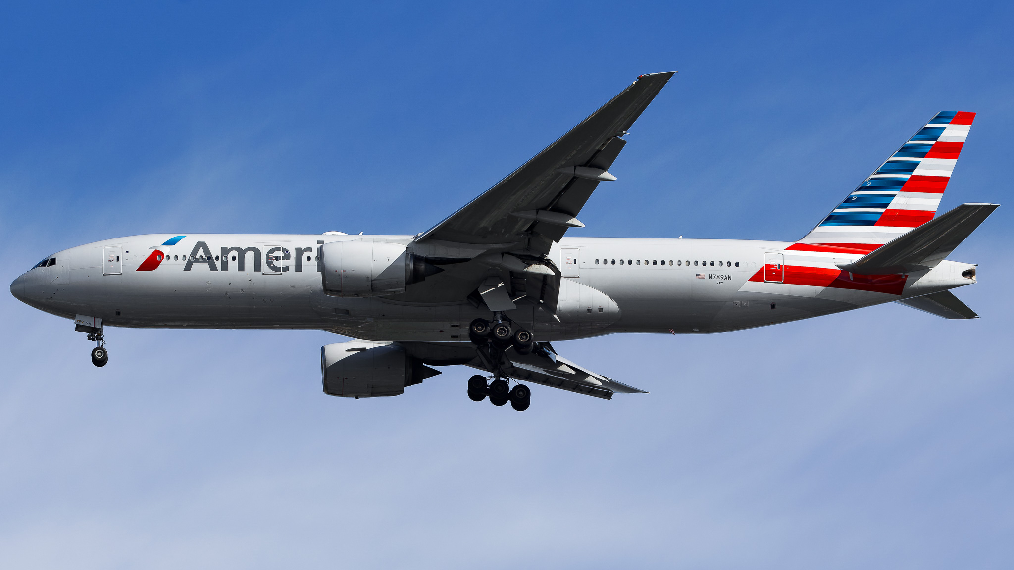Full size: American Airlines Boeing 777-200ER N789AN at John F. Kennedy International Airport