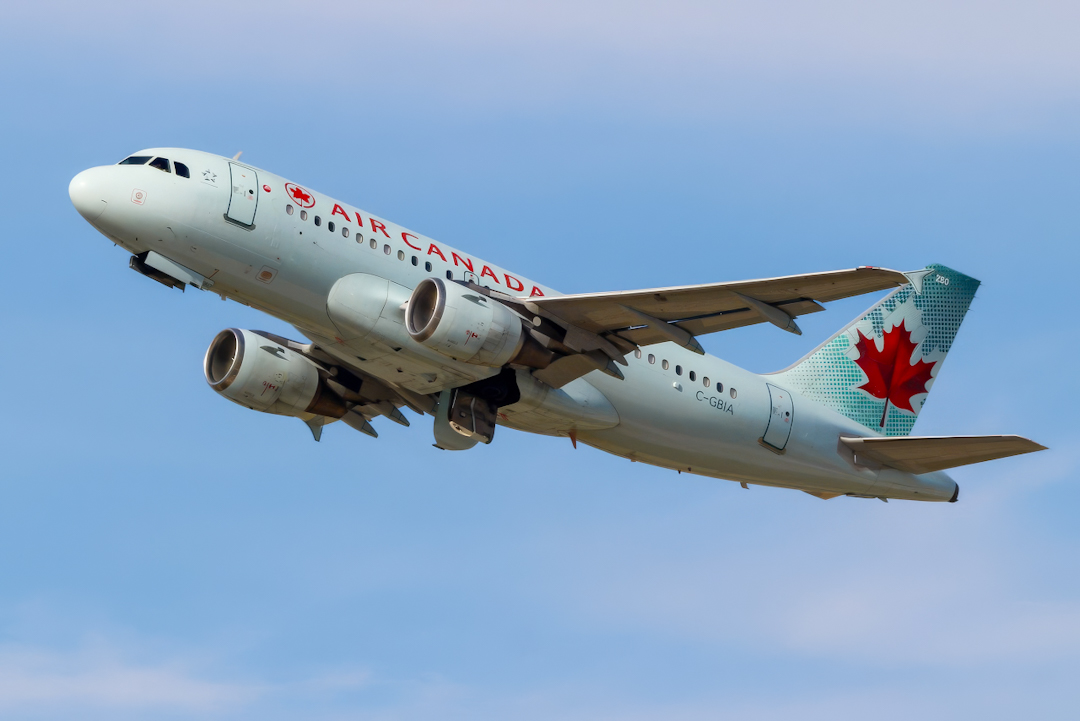 Full size: Air Canada Airbus A319 C-BGIA at Chicago O'Hare International Airport