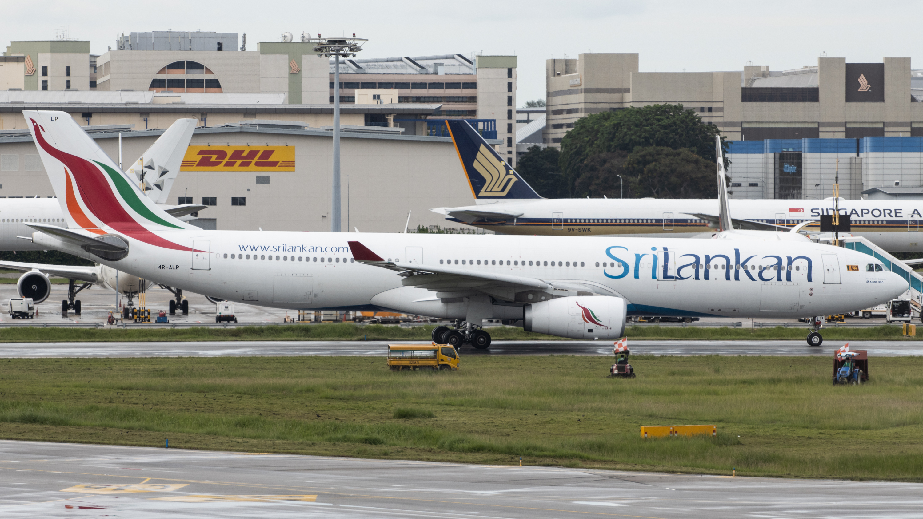 Full size: SriLankan Airlines Airbus A330-300 4R-ALP at Singapore-Changi Airport