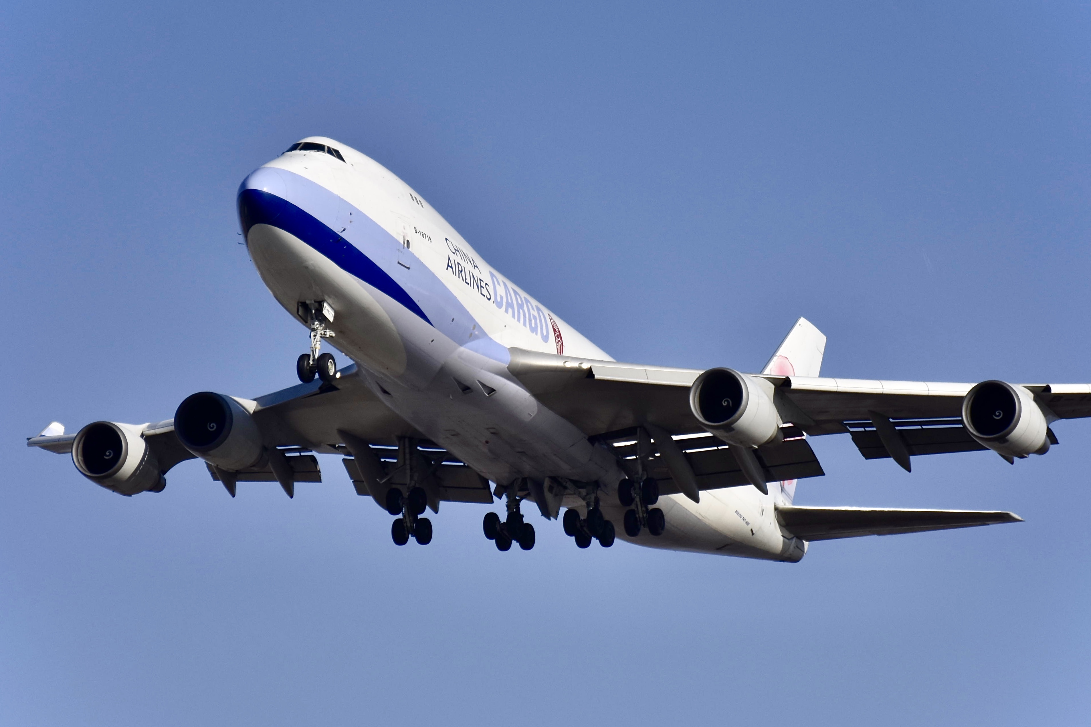 Full size: China Airlines Cargo Boeing 747 B-18719 at Chicago O'Hare International Airport