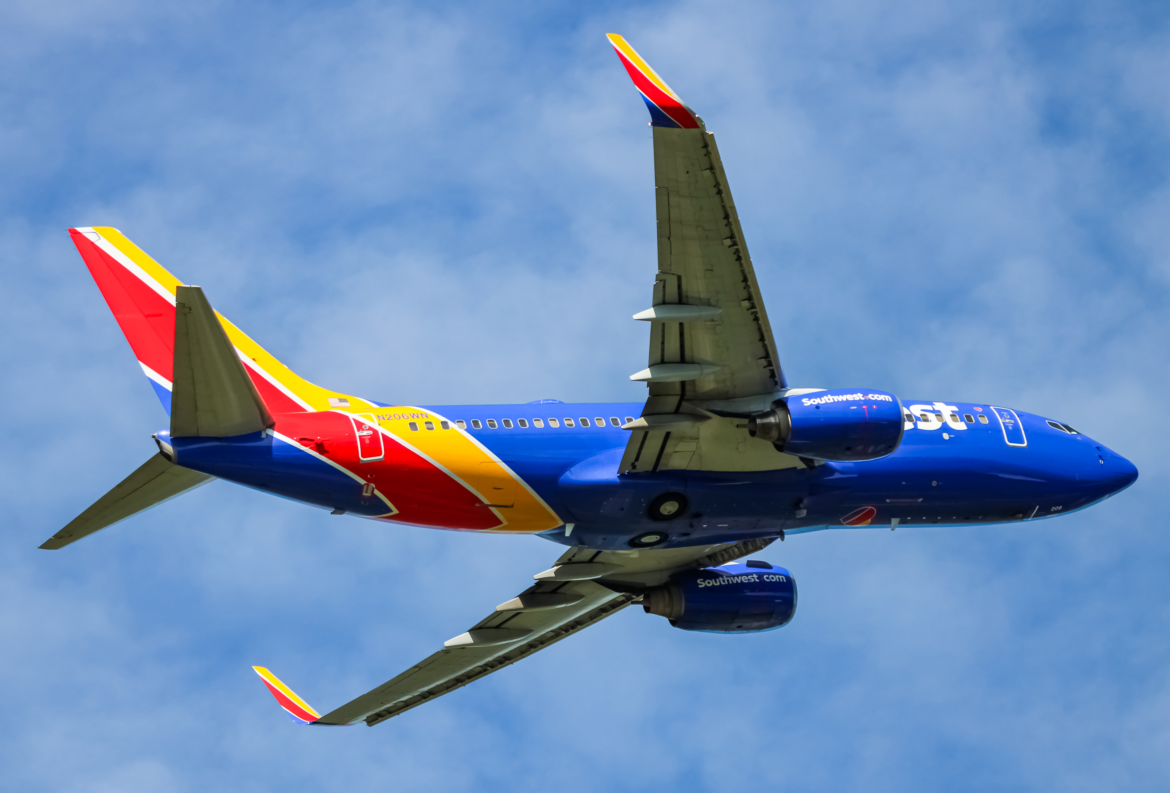 Full size: Southwest Airlines Boeing 737-700 N206WN at Baltimore/Washington International Thurgood Marshall Airport