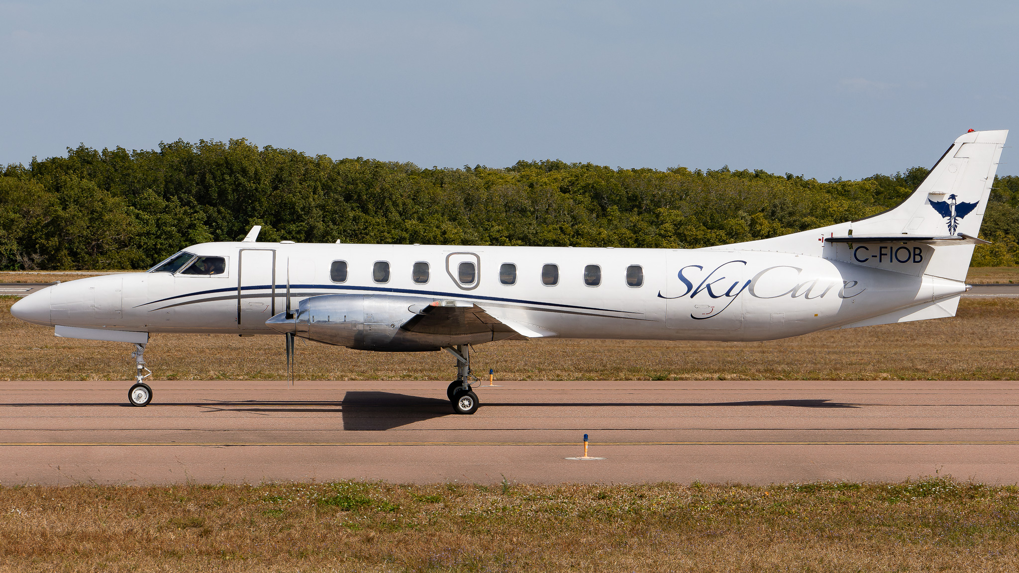 Full size: SkyCare Air Ambulance Fairchild SA227-AC Metro III C-FIOB at St. Petersburg Clearwater International Airport