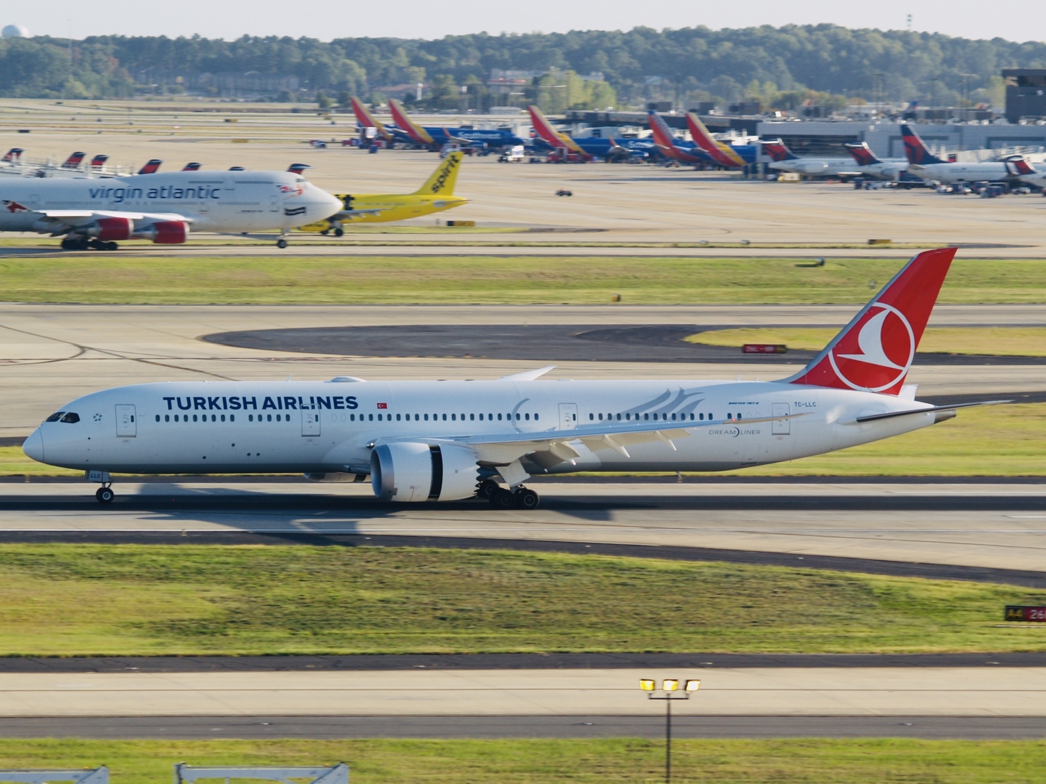 Full size: Turkish Airlines Boeing 787-9 TC-LLC at Hartsfield-Jackson Atlanta International Airport