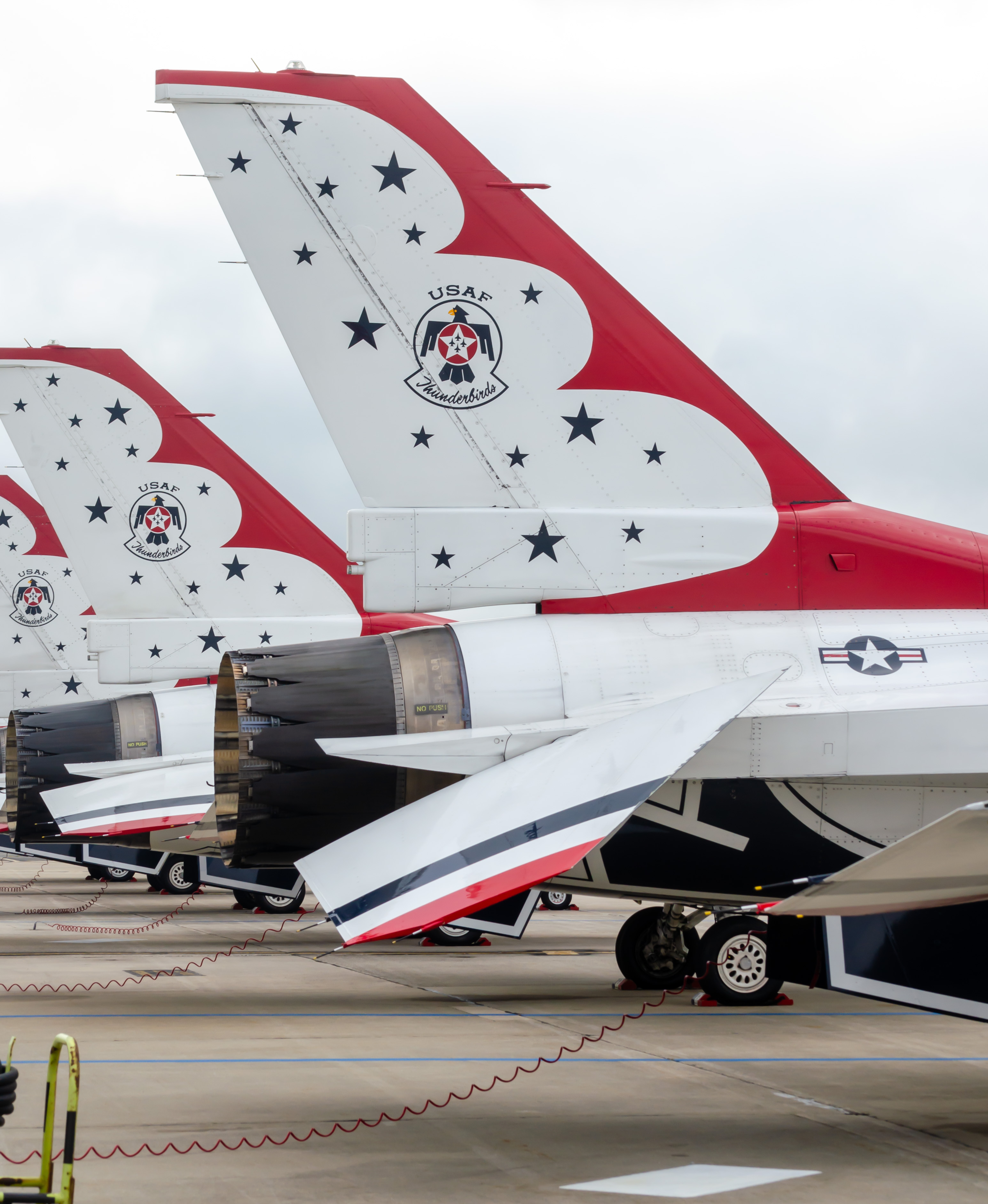 Full size: USAF - United States Air Force General Dynamics F-16 Fighting Falcon 92-3880 at Atlantic City International Airport