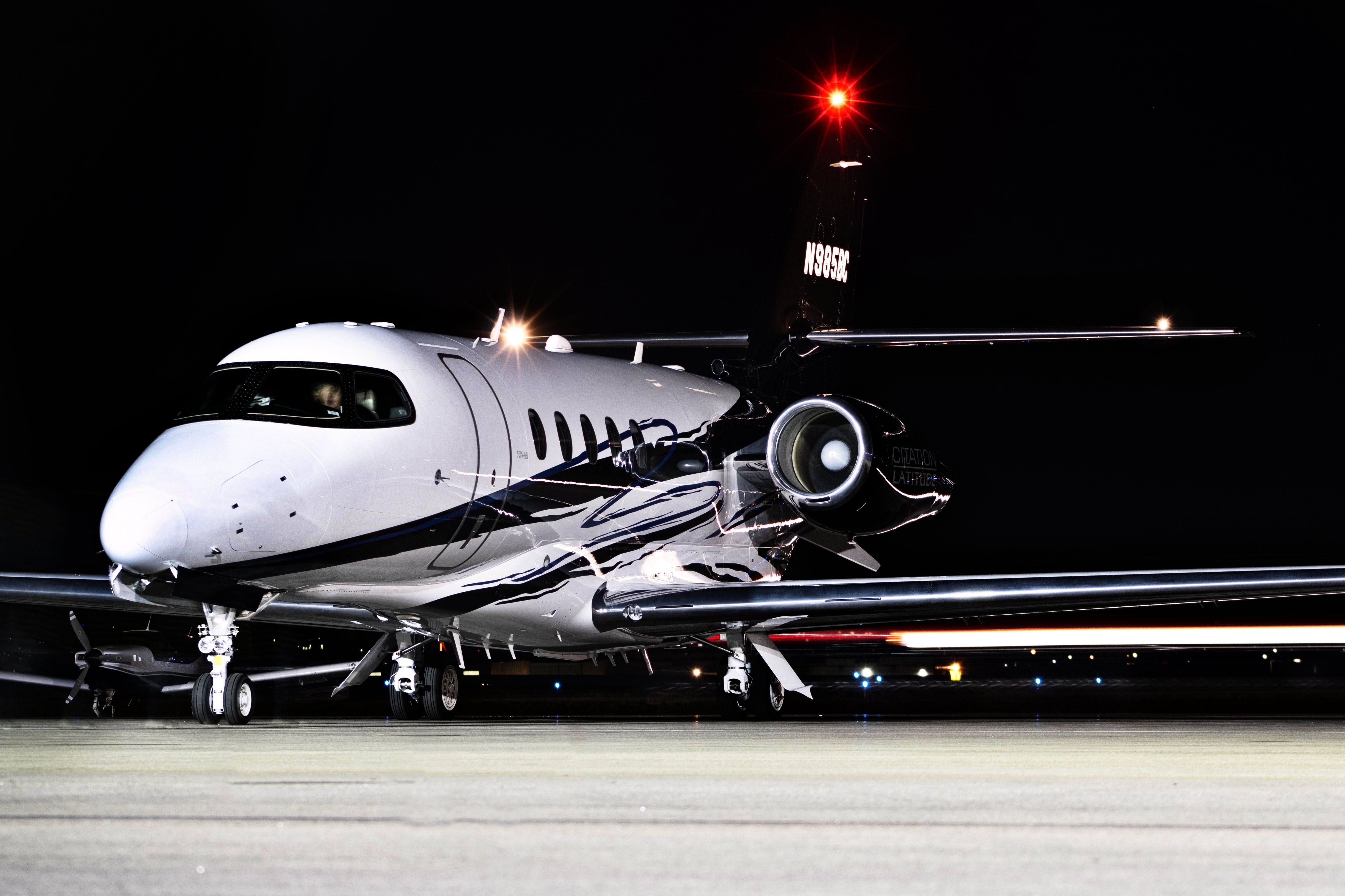 Full size: Textron Aviation Cessna 680A Citation Latitude N985BC at 