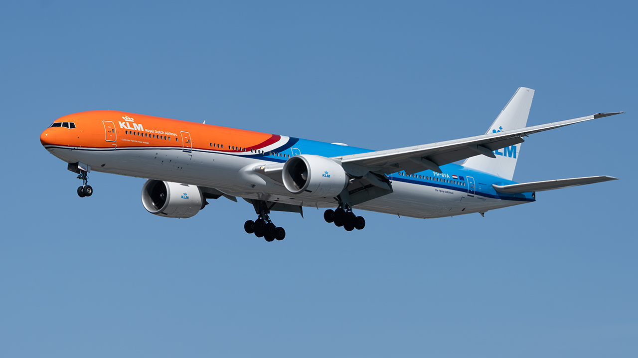 Full size: KLM Boeing 777-300ER PH-BVA at Vancouver International Airport