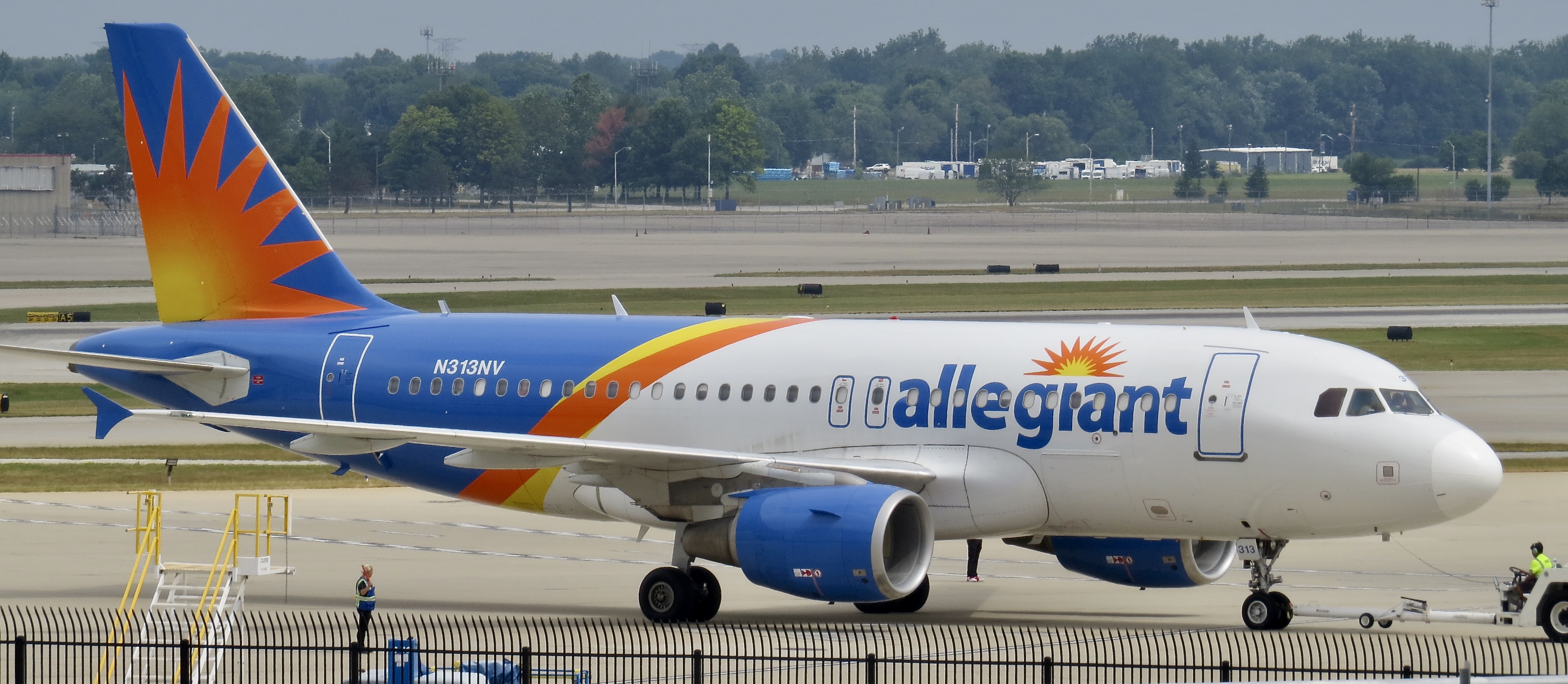 Full size: Allegiant Air Airbus A319 N313NV at Indianapolis International Airport