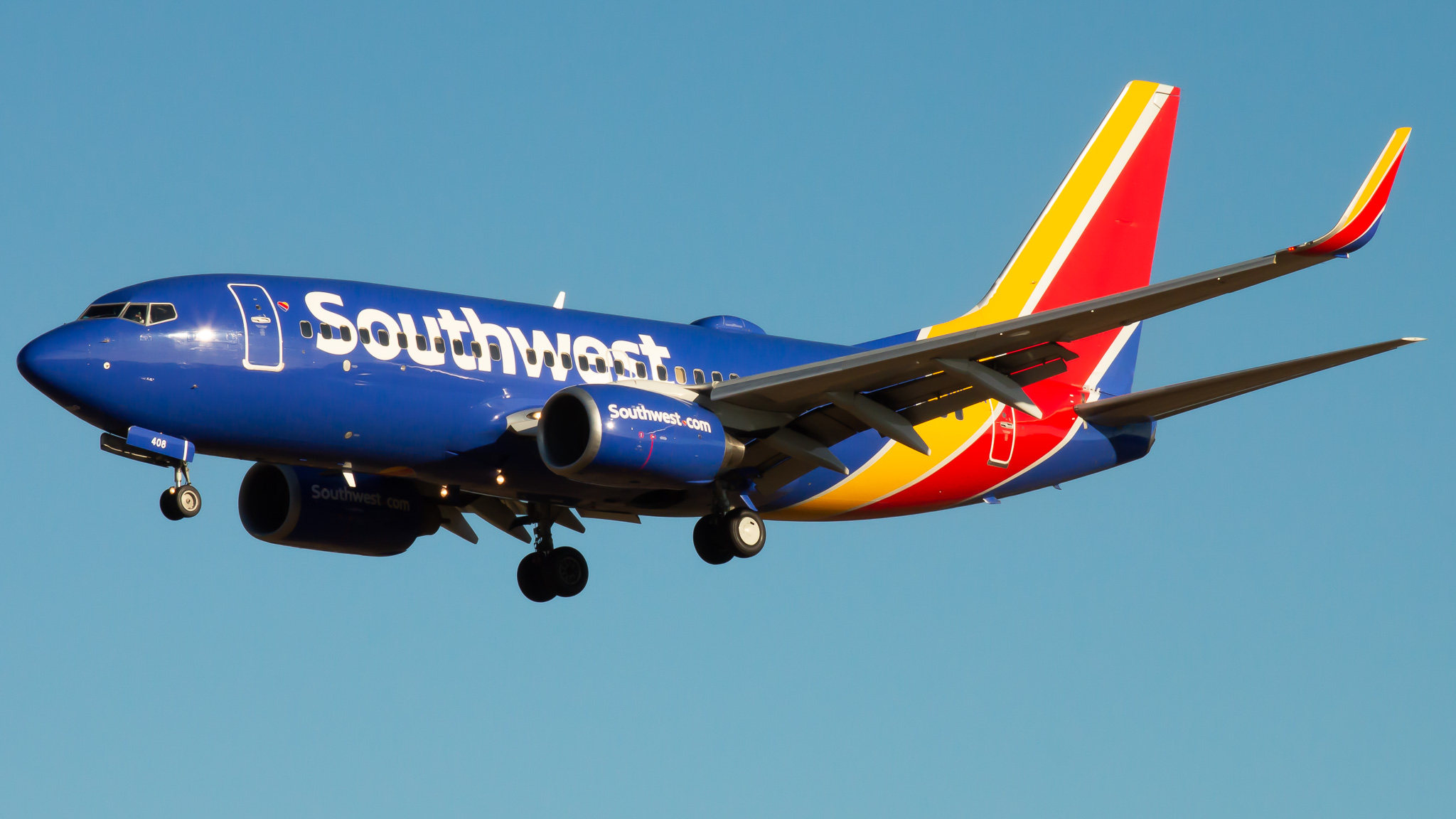 Full size: Southwest Airlines Boeing 737-700 N408WN at Baltimore/Washington International Thurgood Marshall Airport