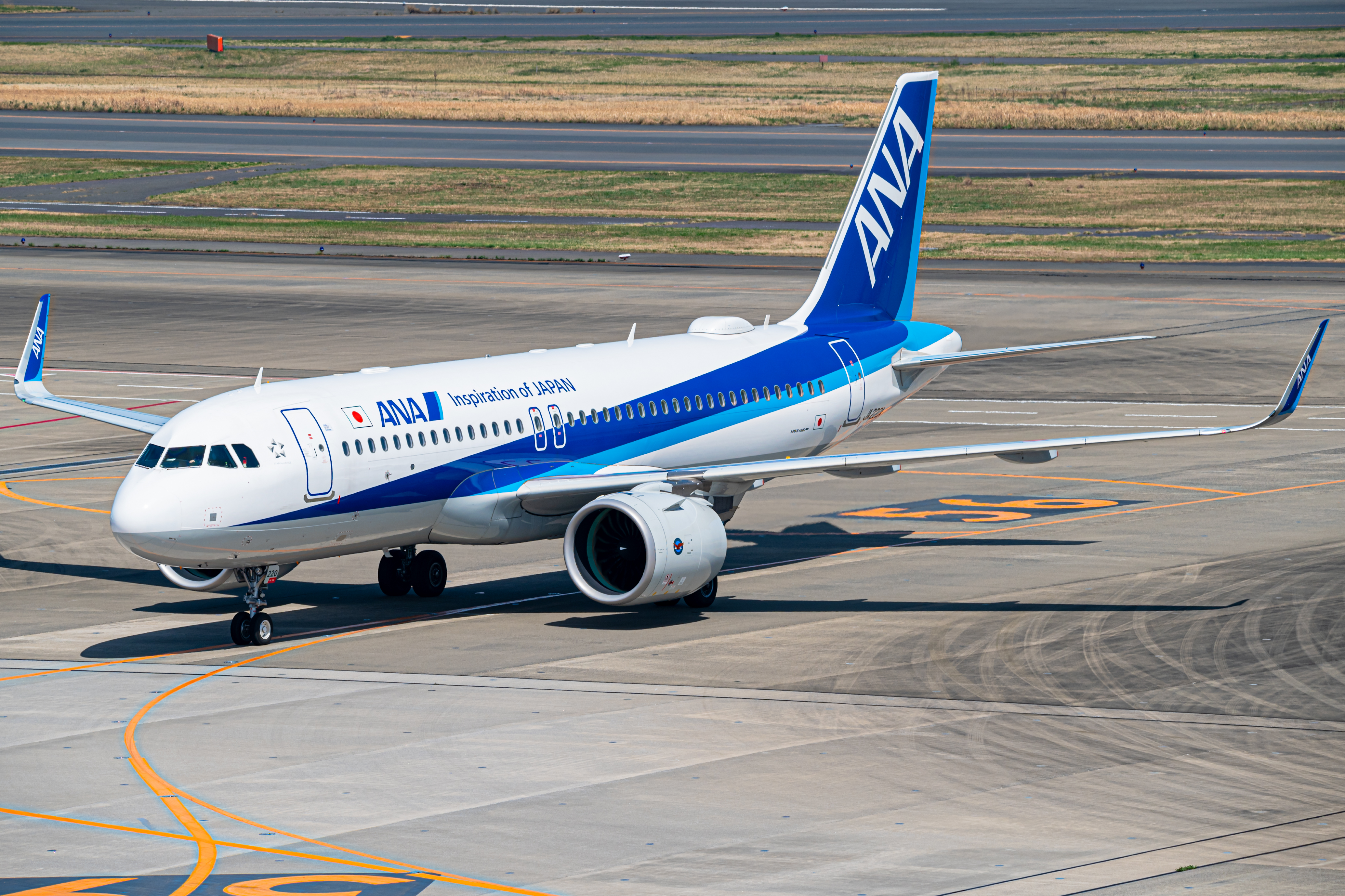 Full size: All Nippon Airways Airbus A320NEO JA220A at Tokyo-Haneda Airport