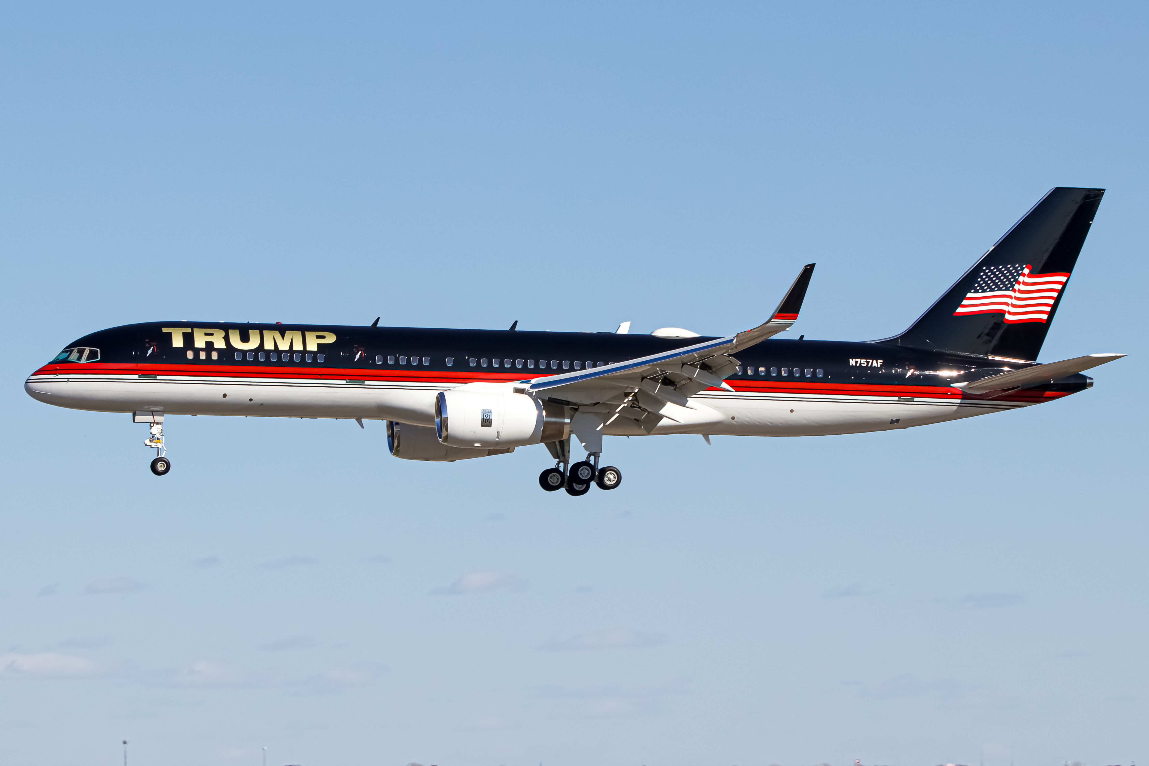 Full size: PRIVATE Boeing 757-200 N757AF at Tulsa International Airport
