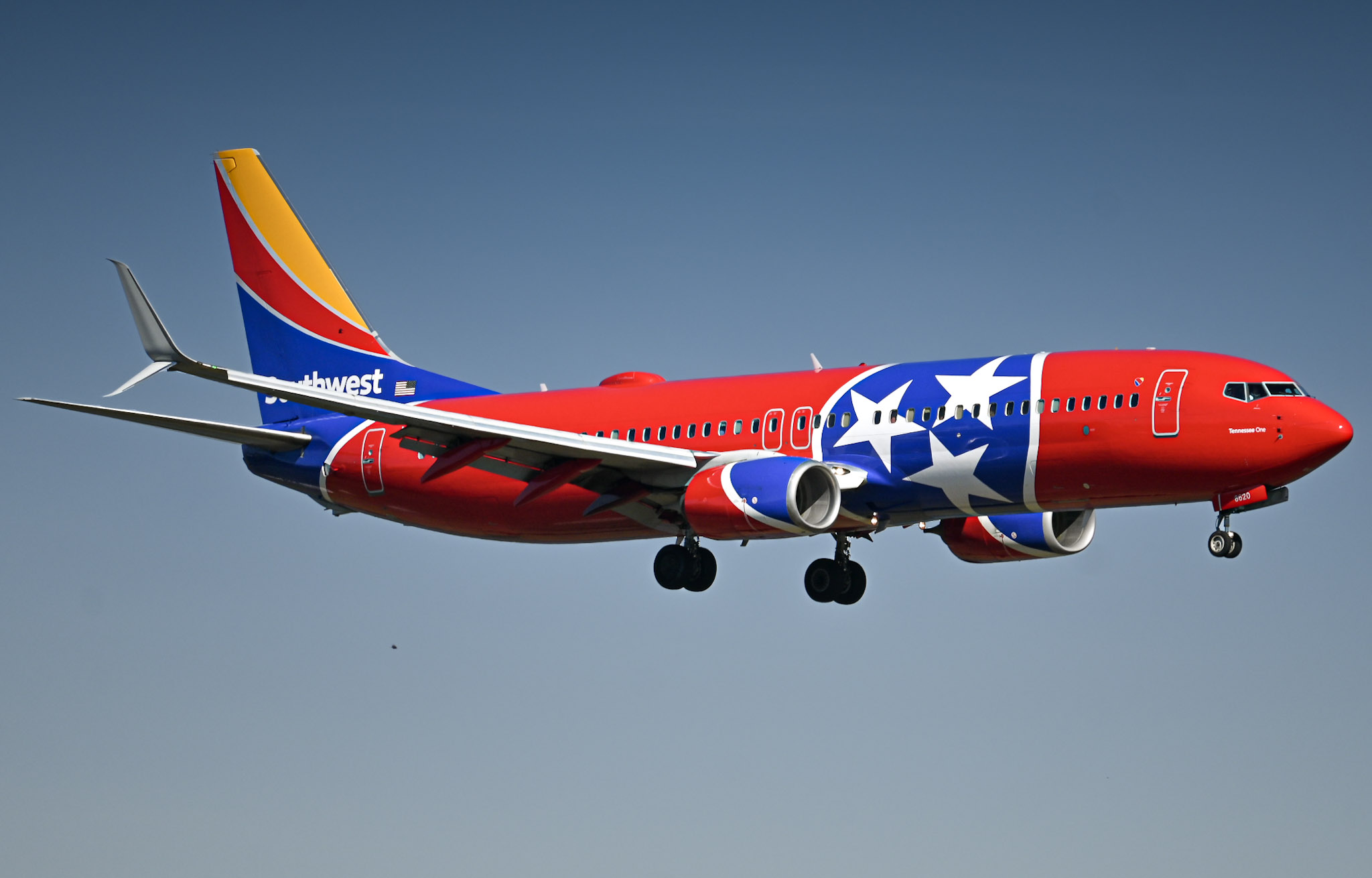 Full size: Southwest Airlines Boeing 737-800 N8620H at Orlando International Airport