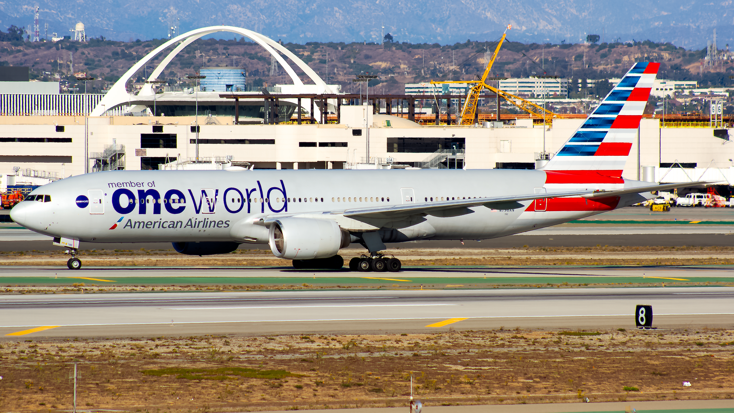 Full size: American Airlines Boeing 777-200ER N796AN at Los Angeles International Airport