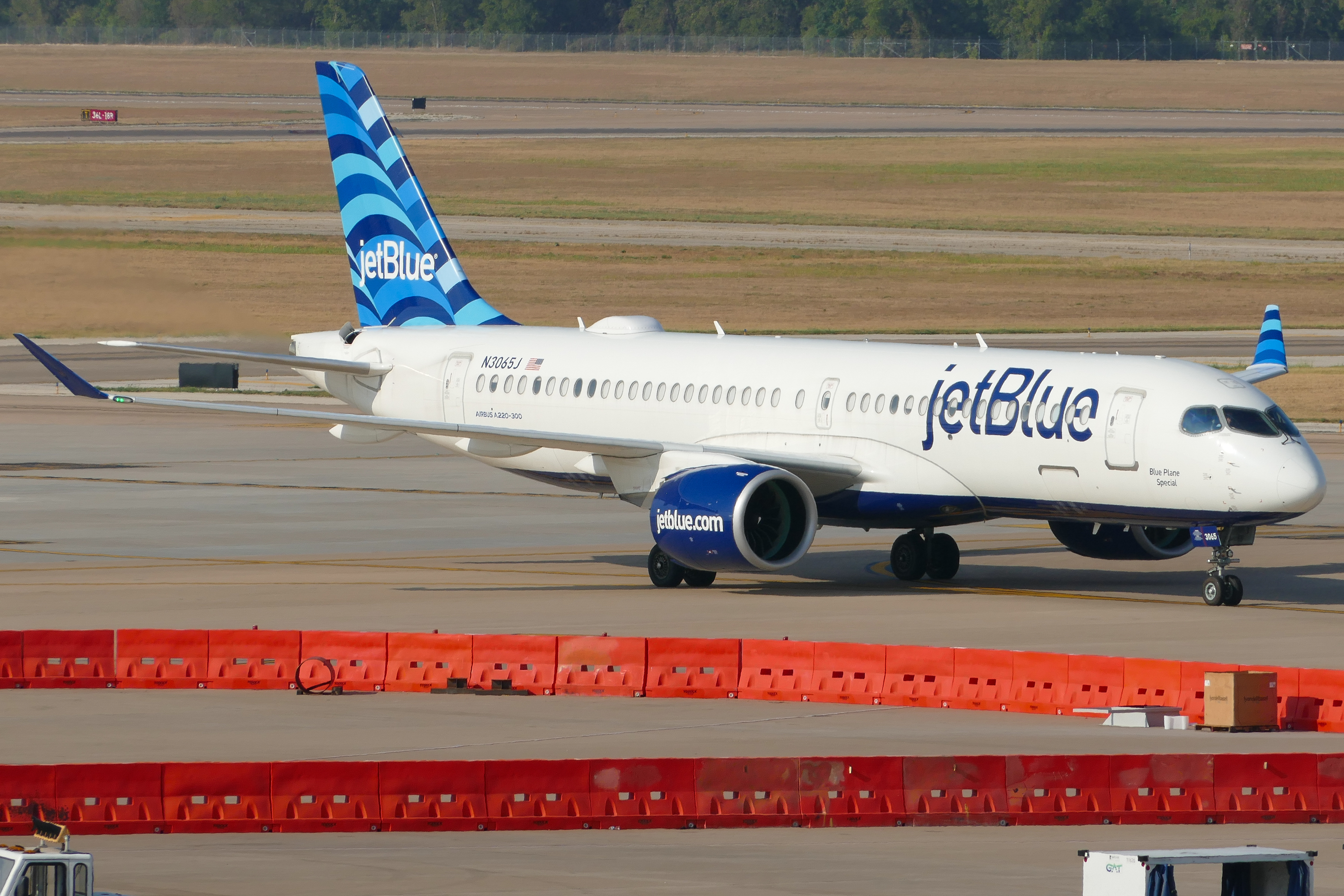 Full size: JetBlue Airways Airbus A220-300 N3065J at Austin-Bergstrom International Airport