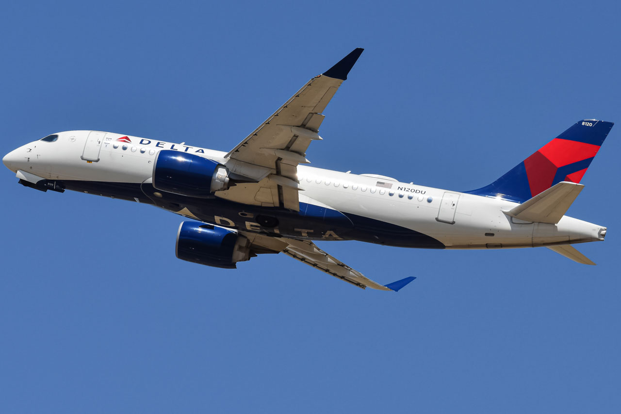 Full size: Delta Airlines Airbus A220-100 N120DU at Denver International Airport