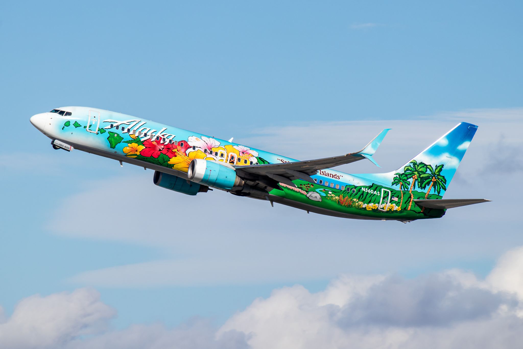 Full size: Alaska Airlines Boeing 737-800 N560AS at Los Angeles International Airport