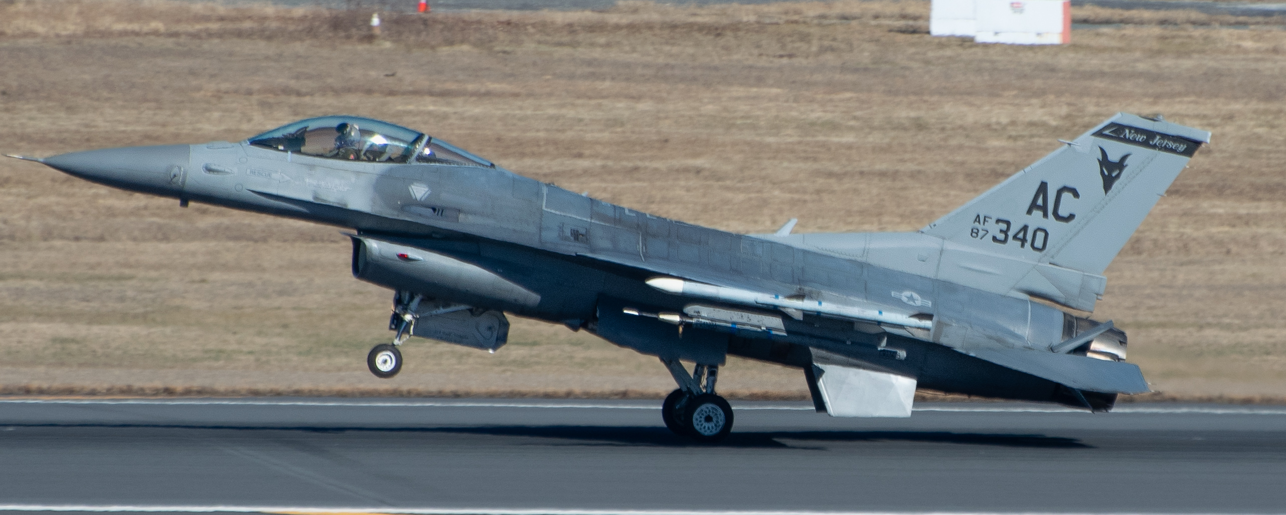 Full size: USAF - United States Air Force General Dynamics F-16 Fighting Falcon 87-0340 at Atlantic City International Airport
