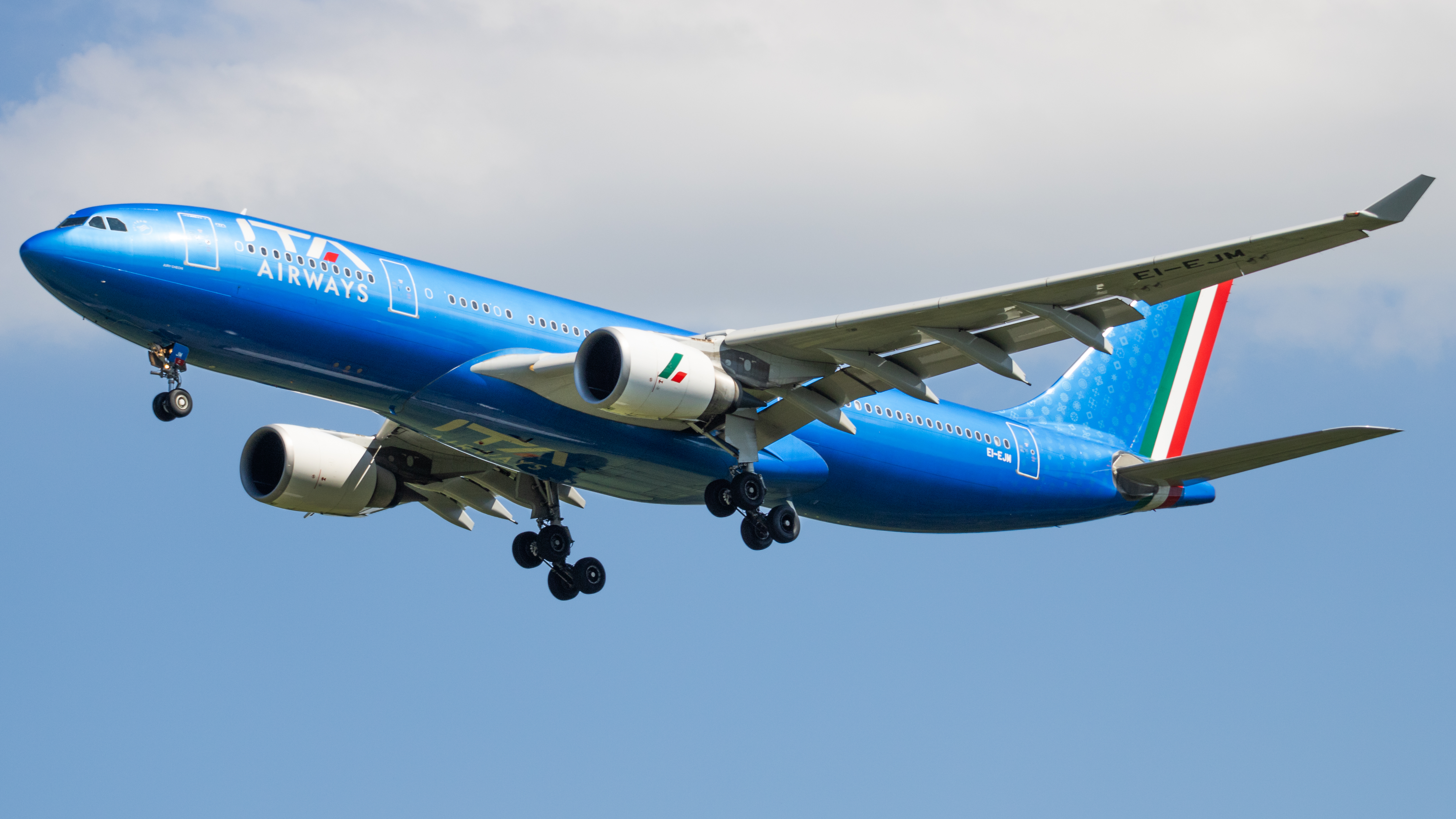 Full size: ITA Airways Airbus A330-300 EI-EJM at Washington Dulles International Airport
