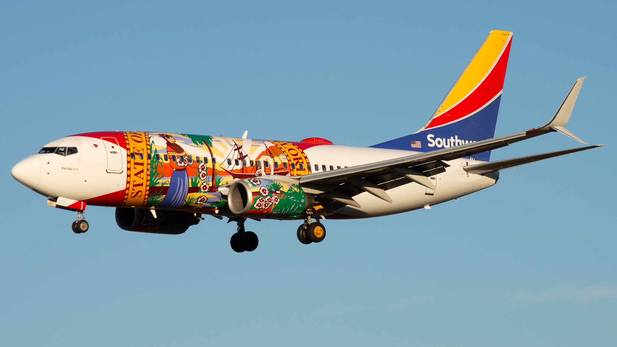 Full size: Southwest Airlines  Boeing 737-700 N945WN at Baltimore/Washington International Thurgood Marshall Airport